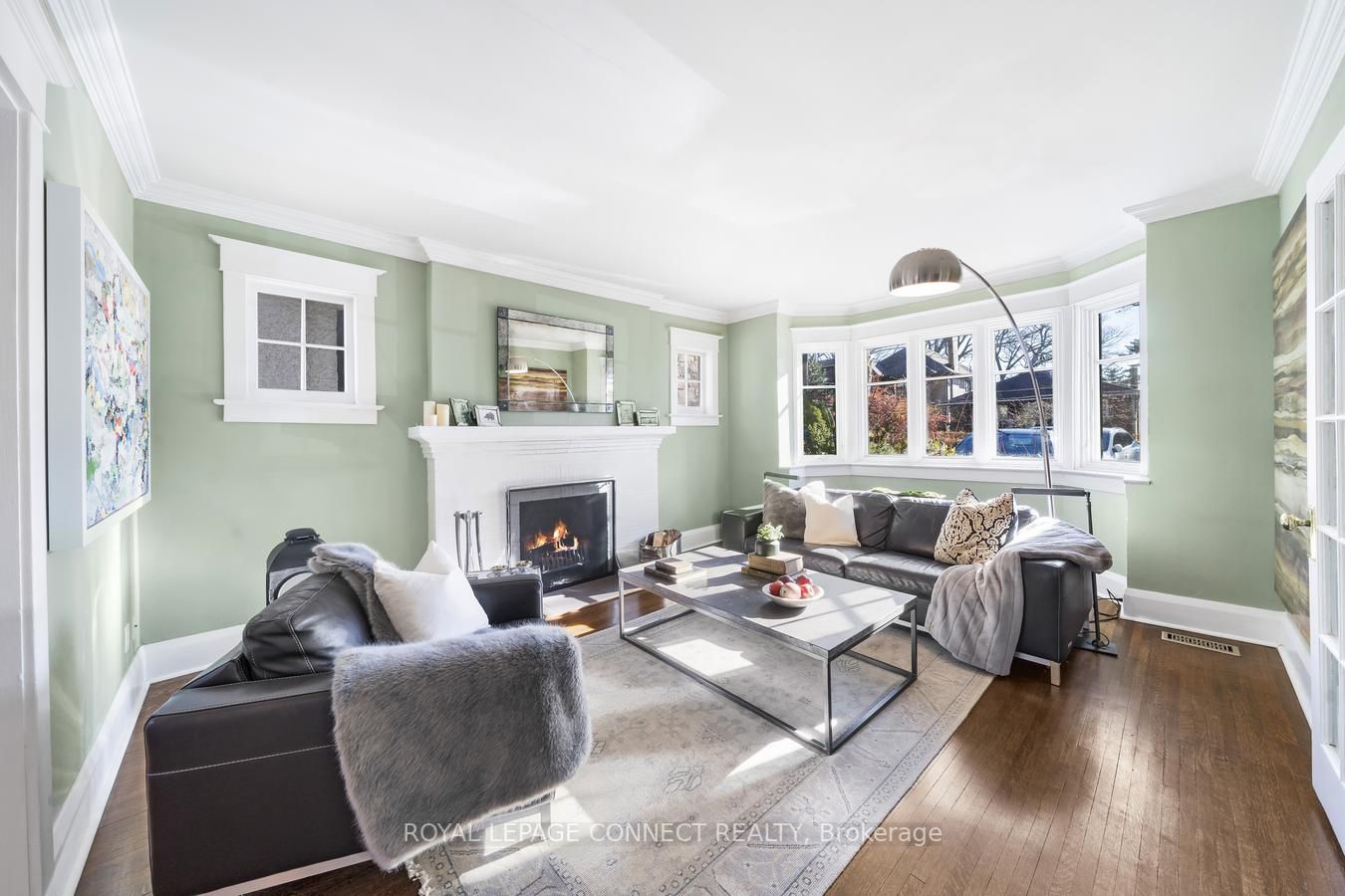 70 Pine Cres