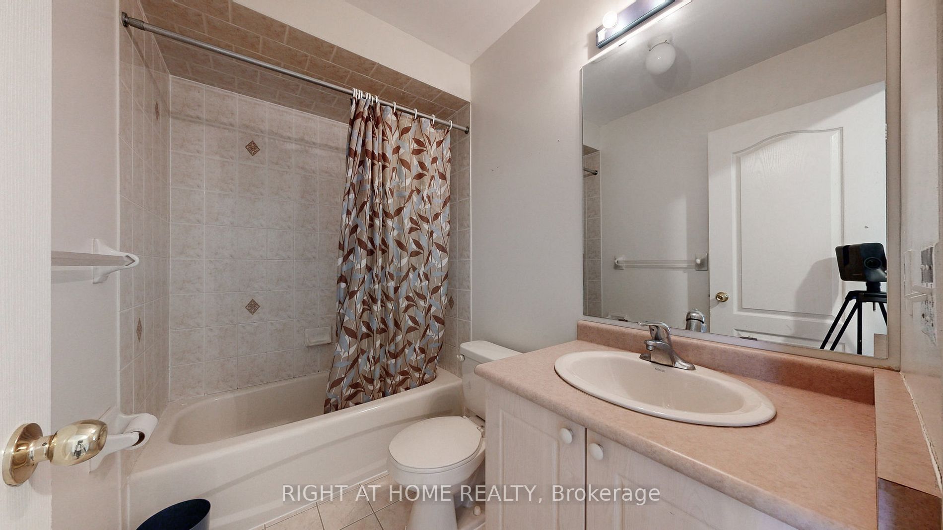 38 Jenkinson Way, #131