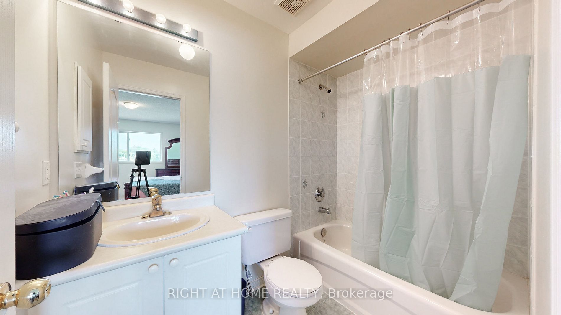 38 Jenkinson Way, #131