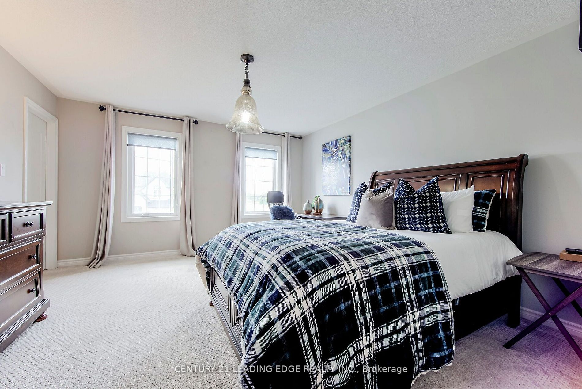 6 North Glen Blvd