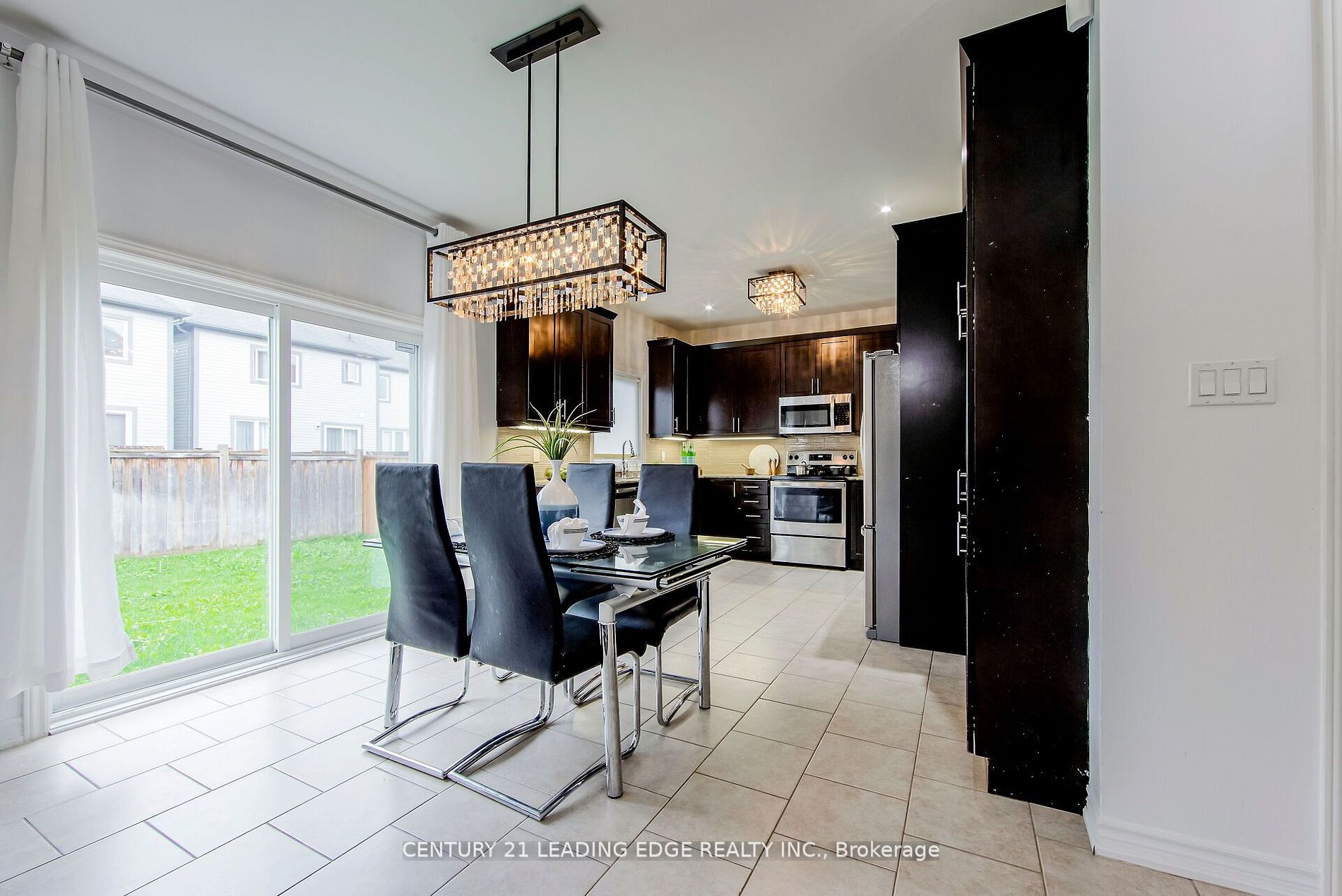 6 North Glen Blvd