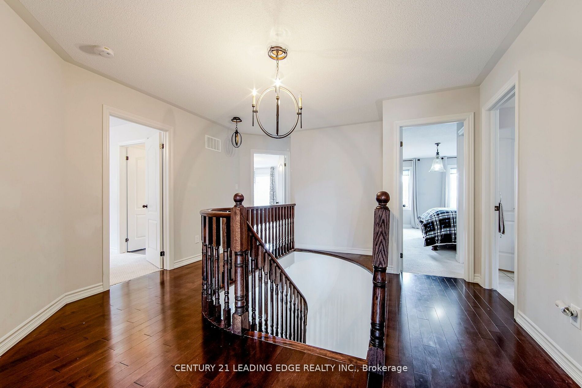6 North Glen Blvd