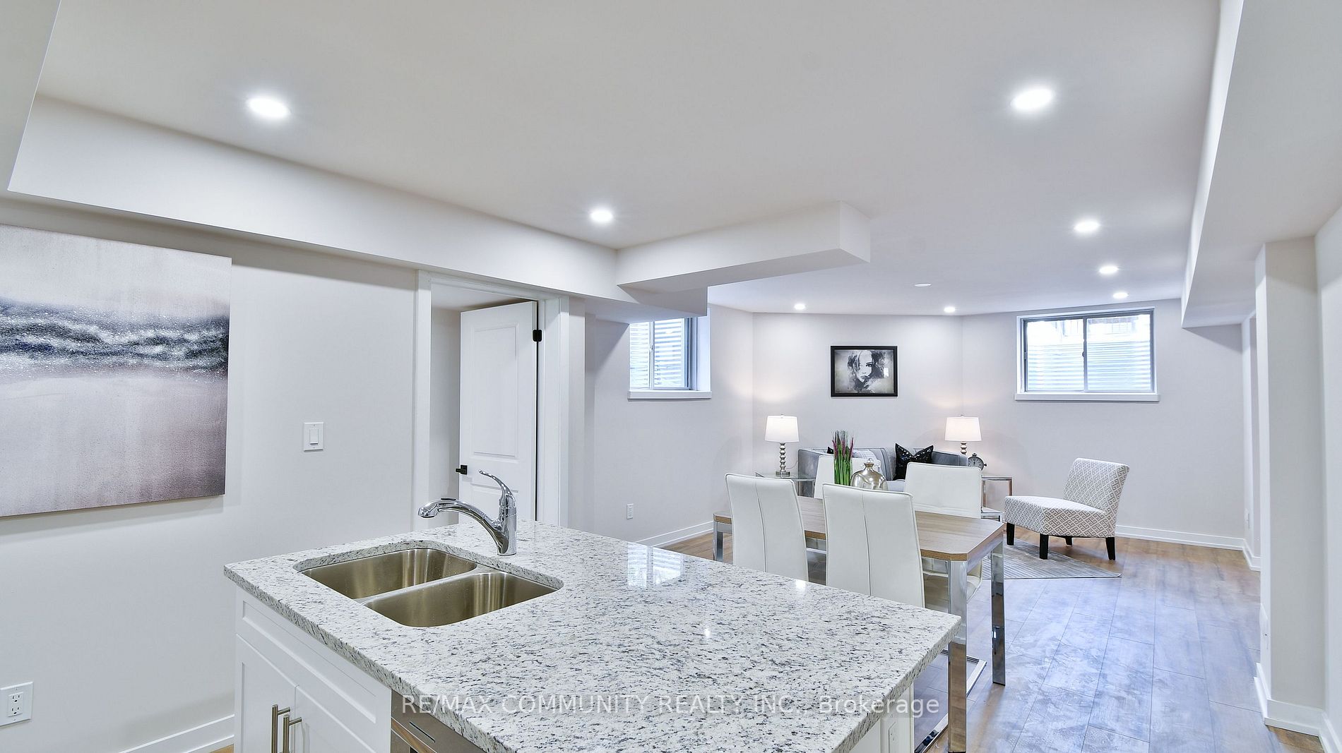 400 Finch Avenue E, #5