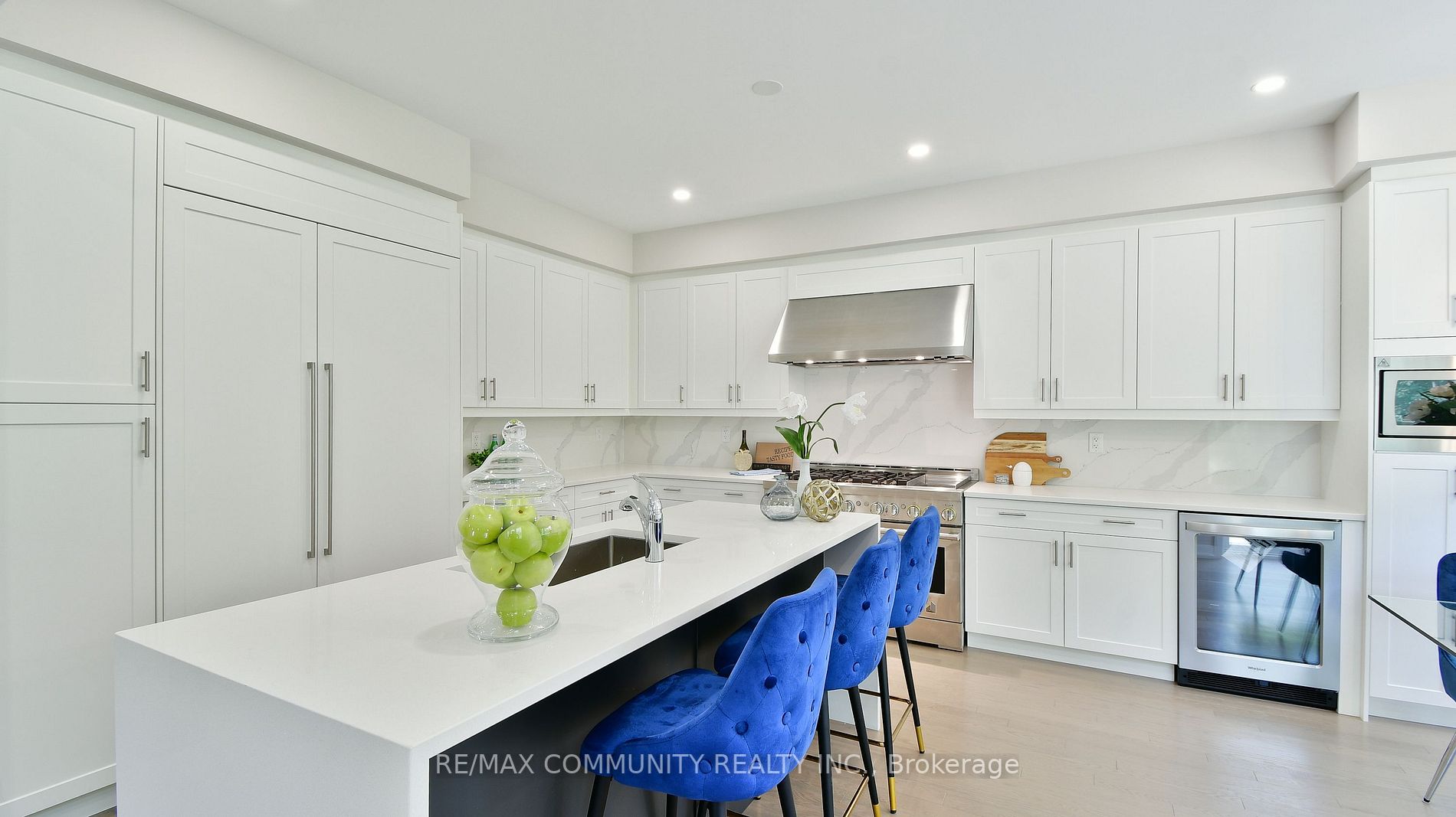 400 Finch Avenue E, #5