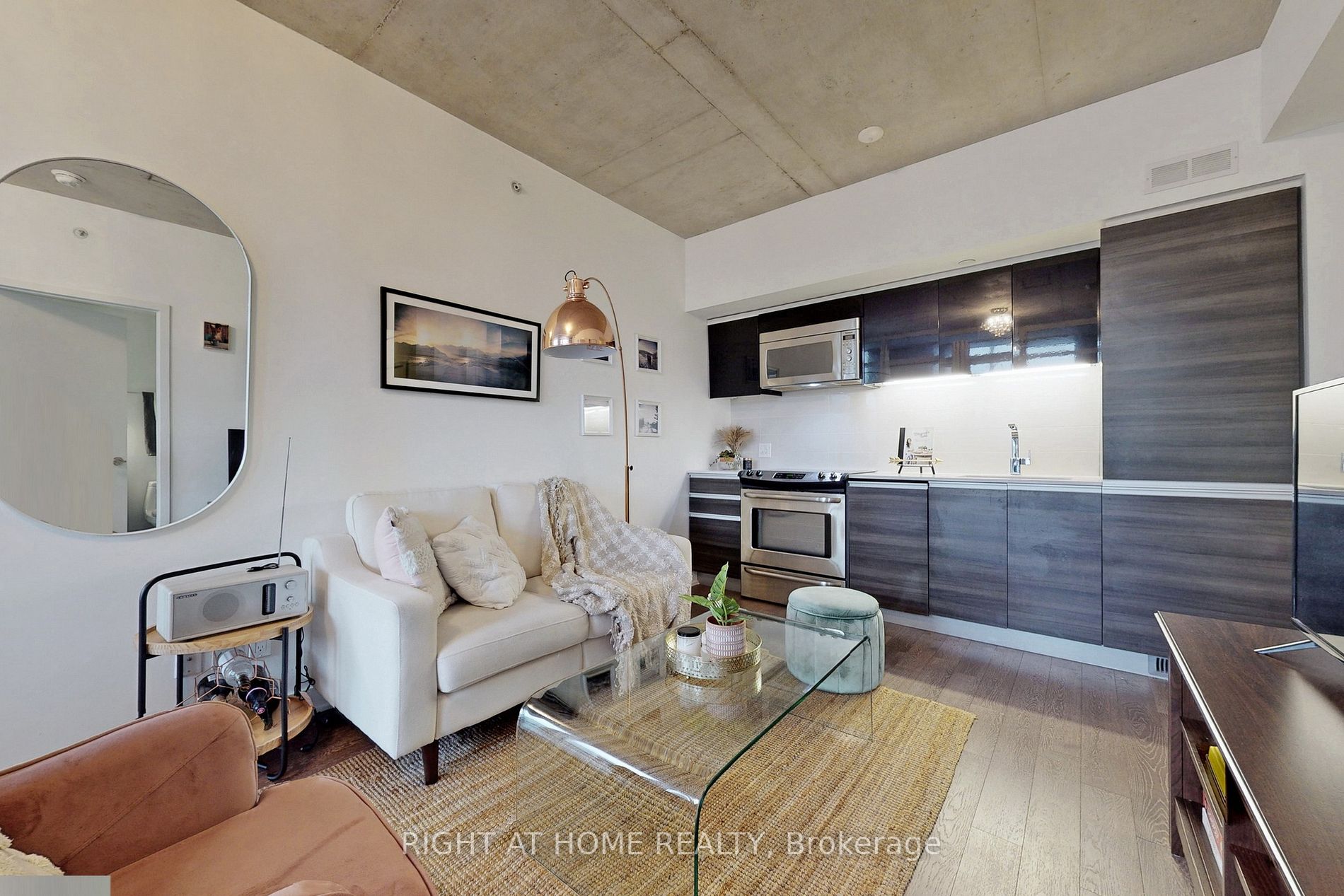 1190 Dundas St E, #220