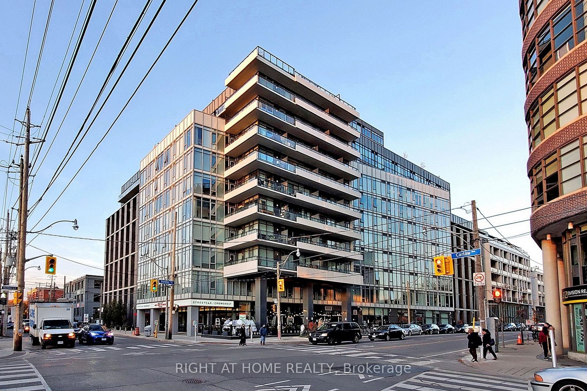 1190 Dundas St E, #220
