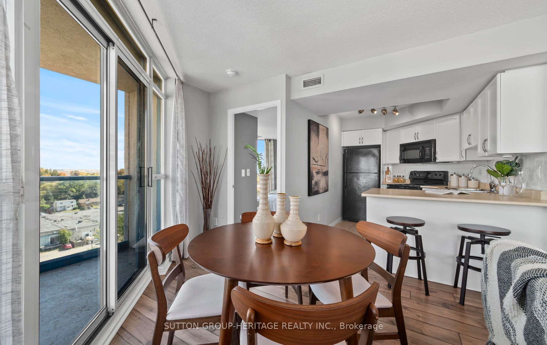 340 Watson Street W, #901