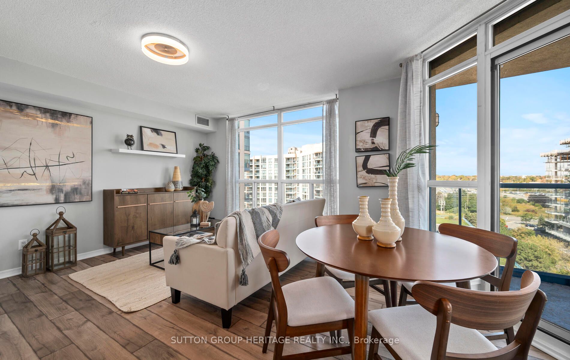 340 Watson Street W, #901