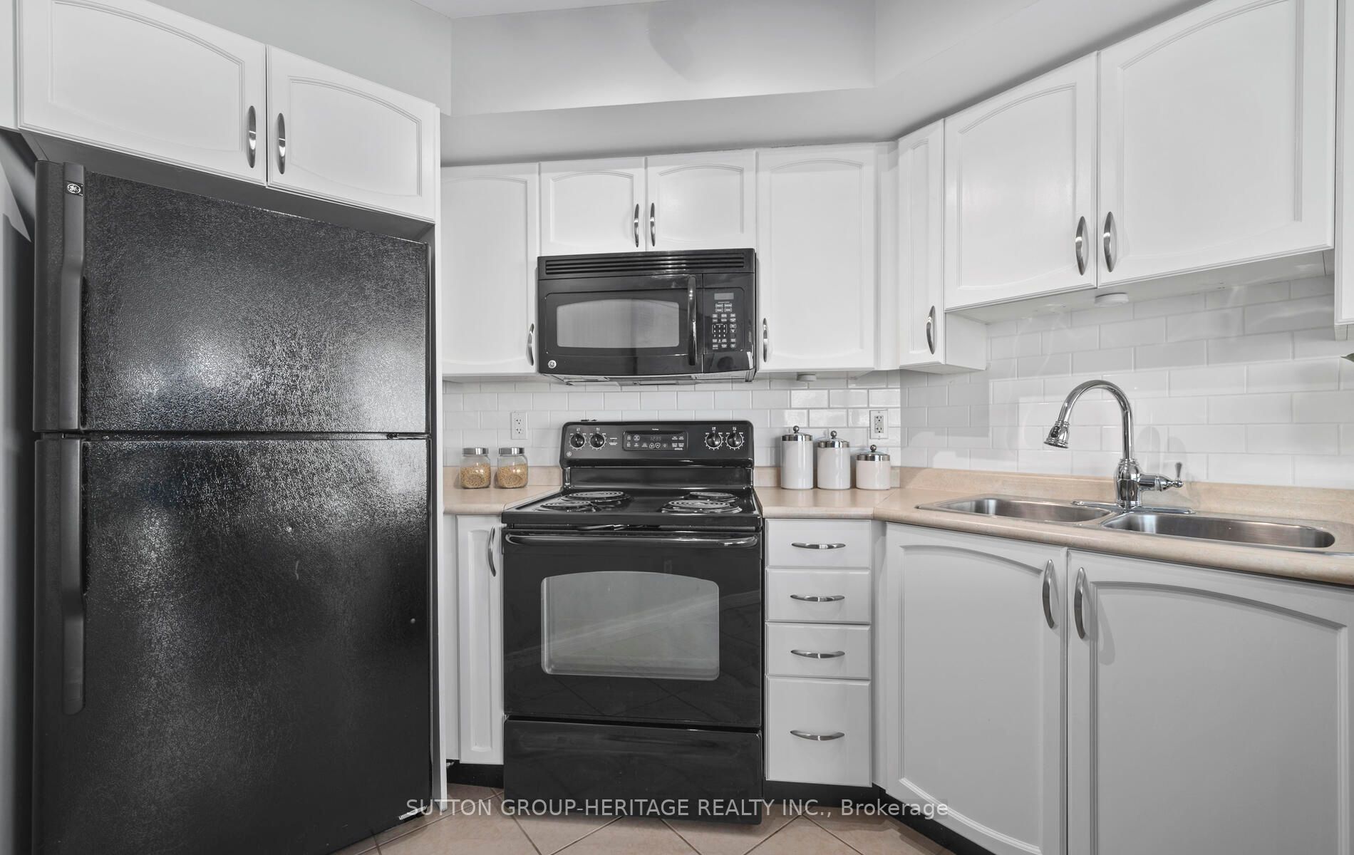 340 Watson Street W, #901