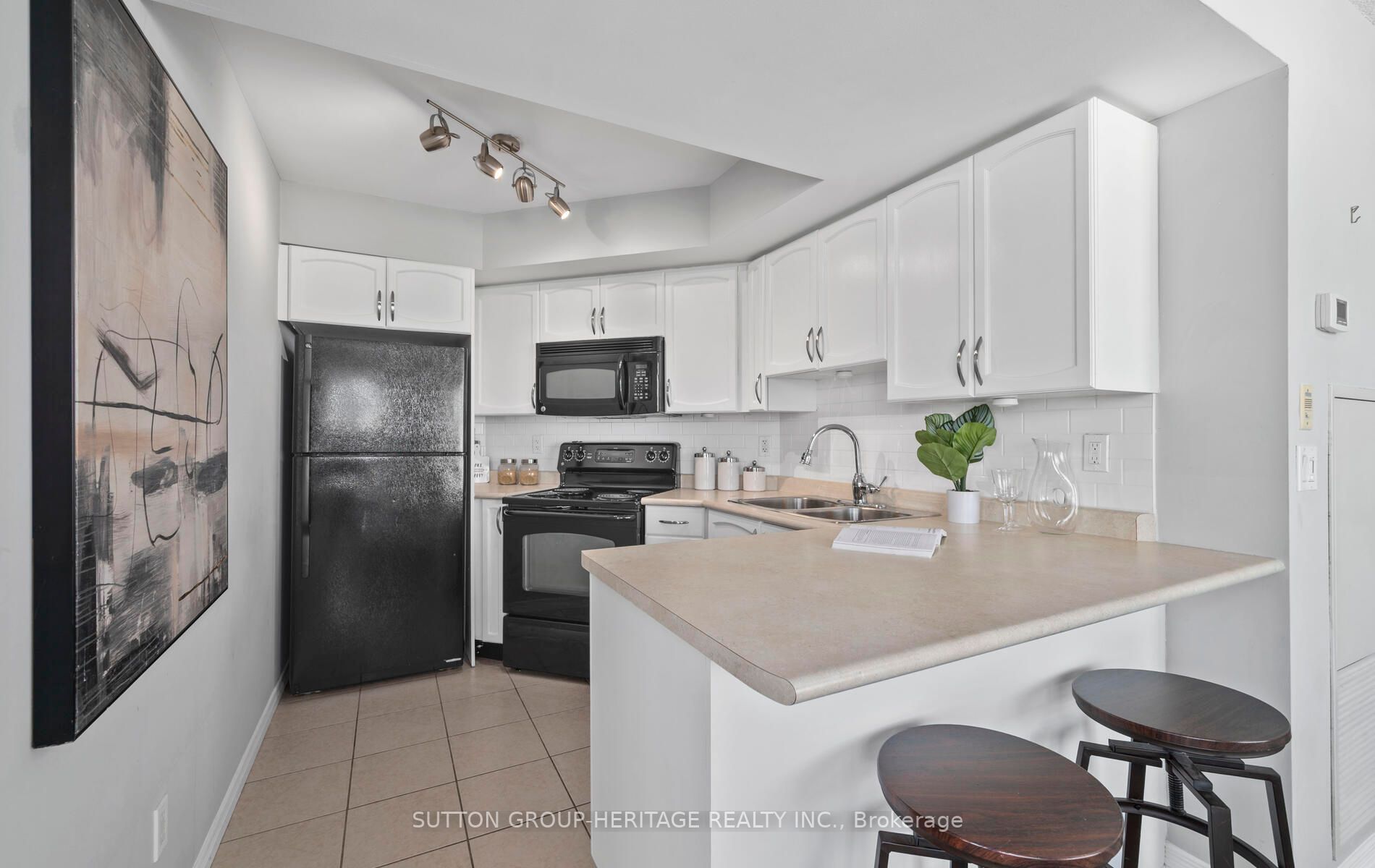 340 Watson Street W, #901