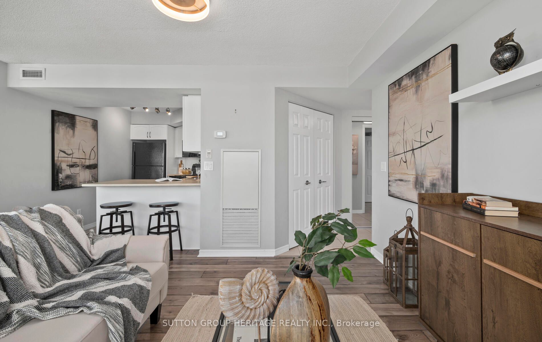 340 Watson Street W, #901