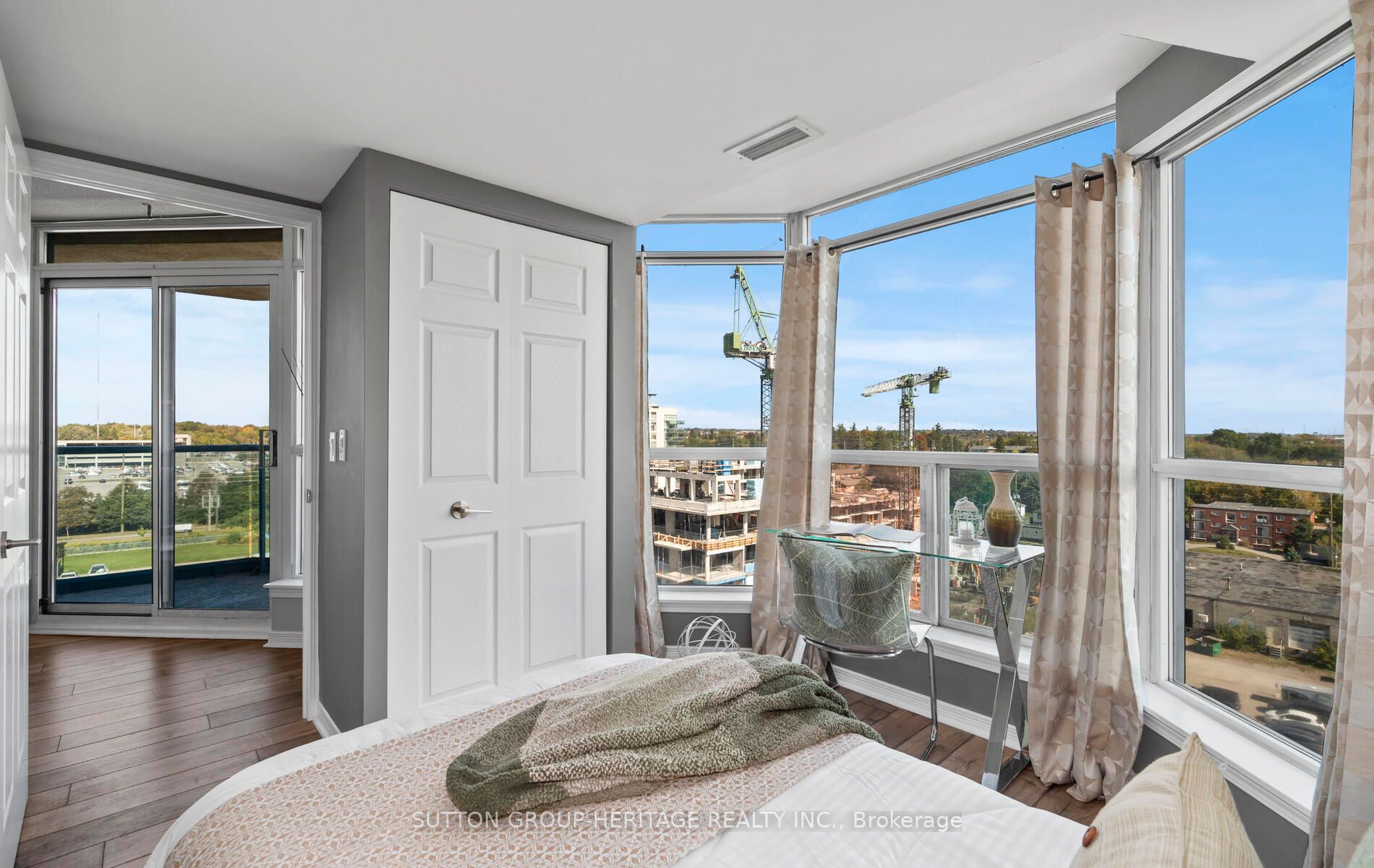 340 Watson Street W, #901