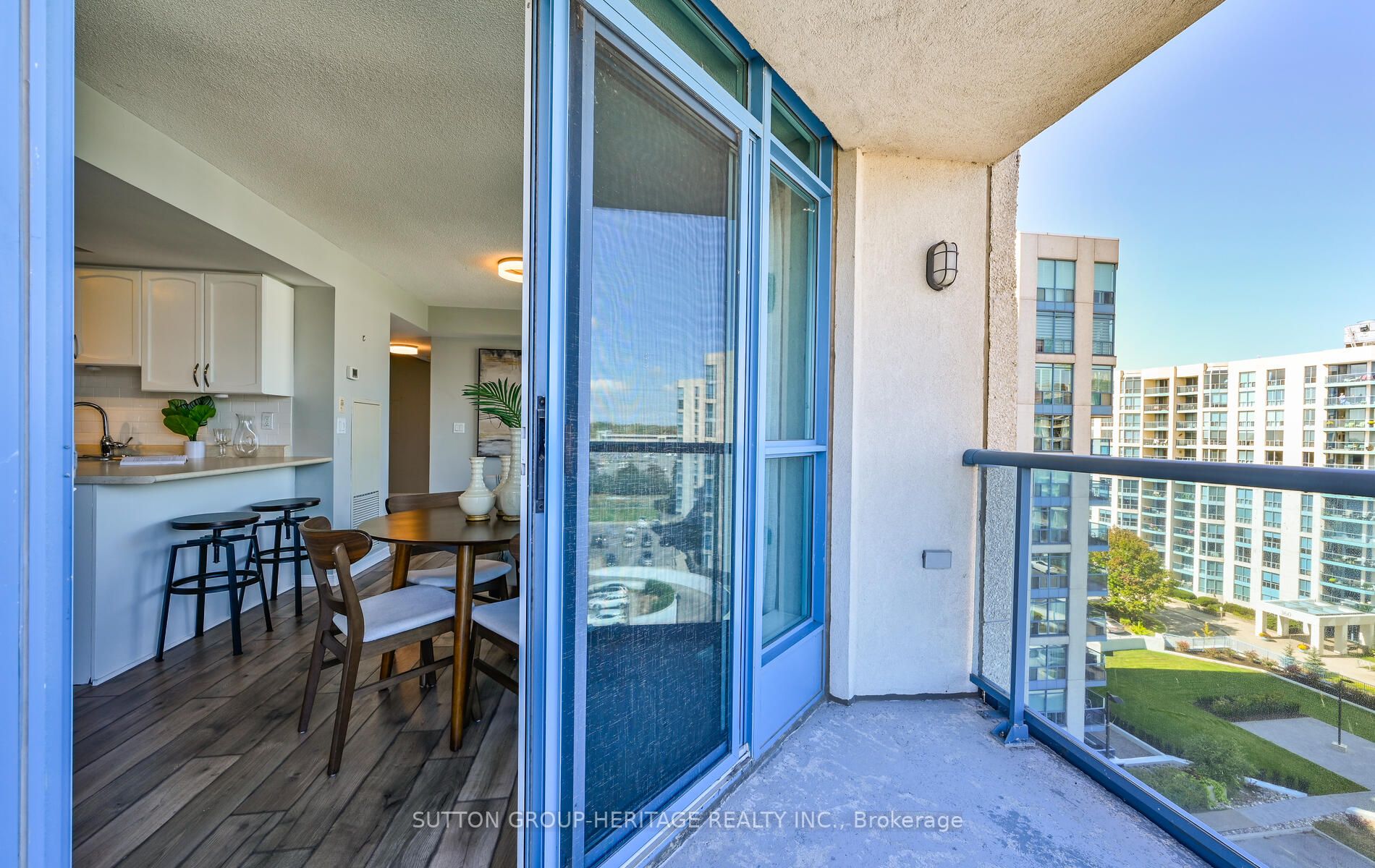 340 Watson Street W, #901