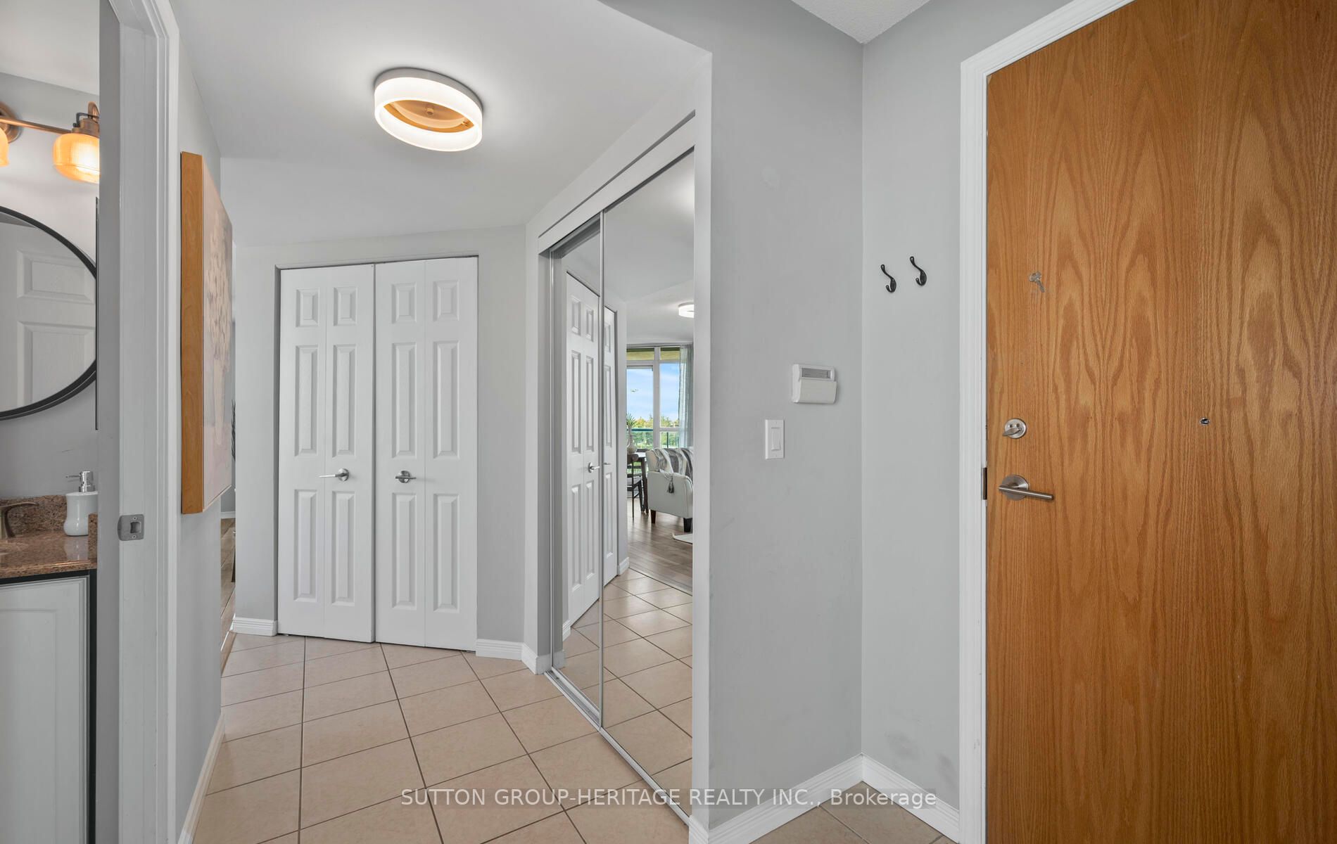 340 Watson Street W, #901