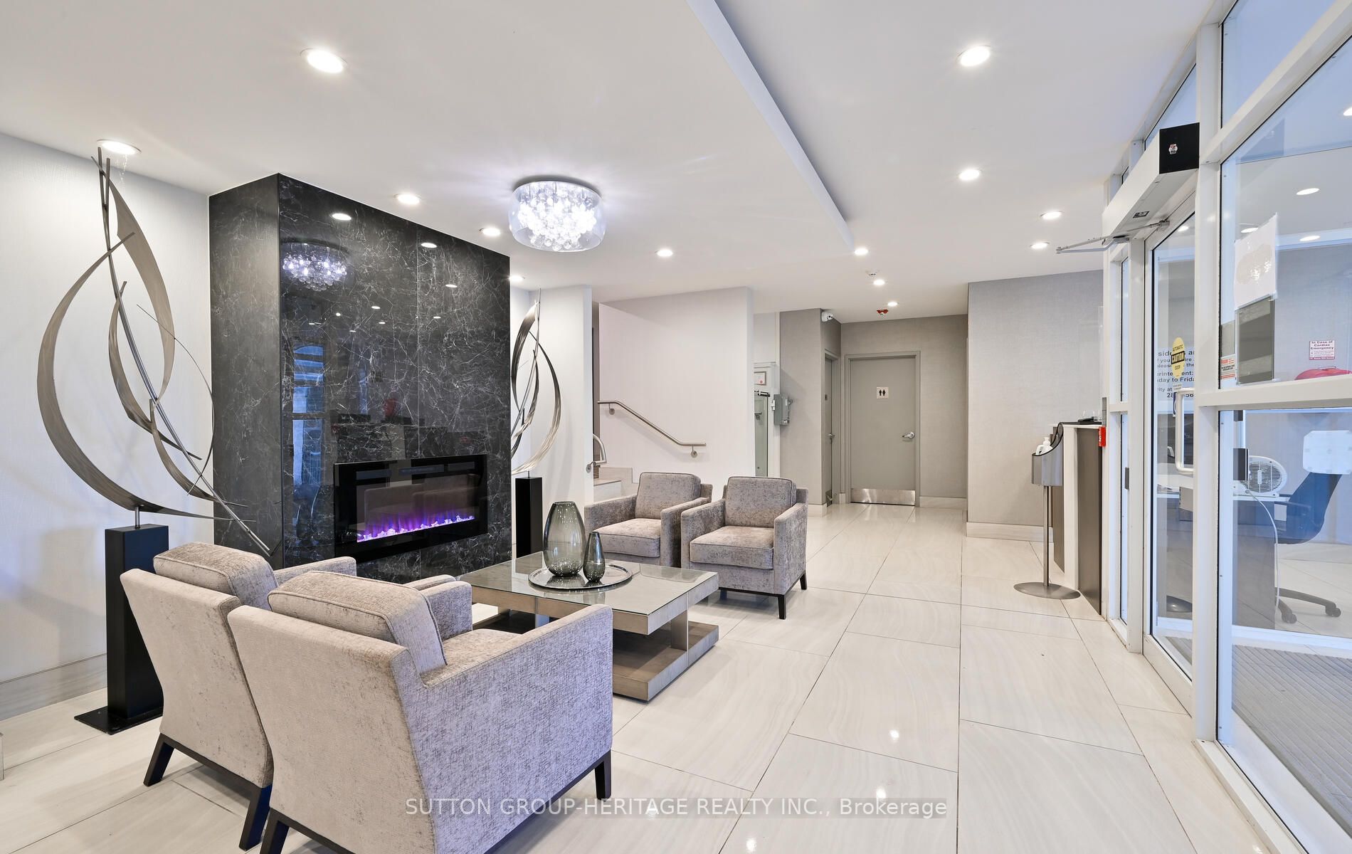 340 Watson Street W, #901