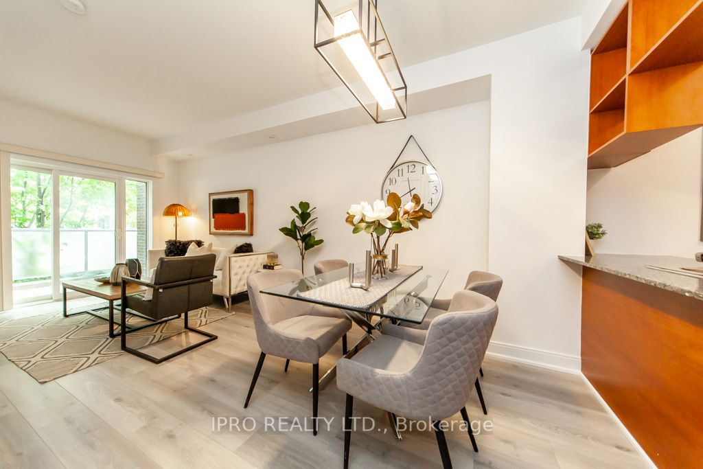 315 Village Green Sq, #51