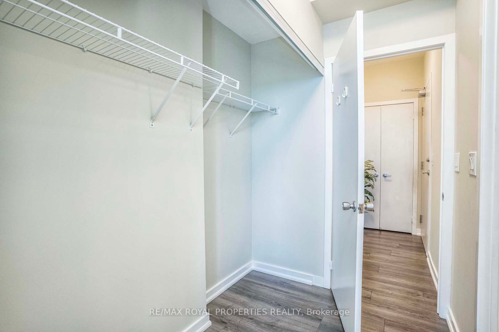 38 Lee Centre Dr, #Ph303