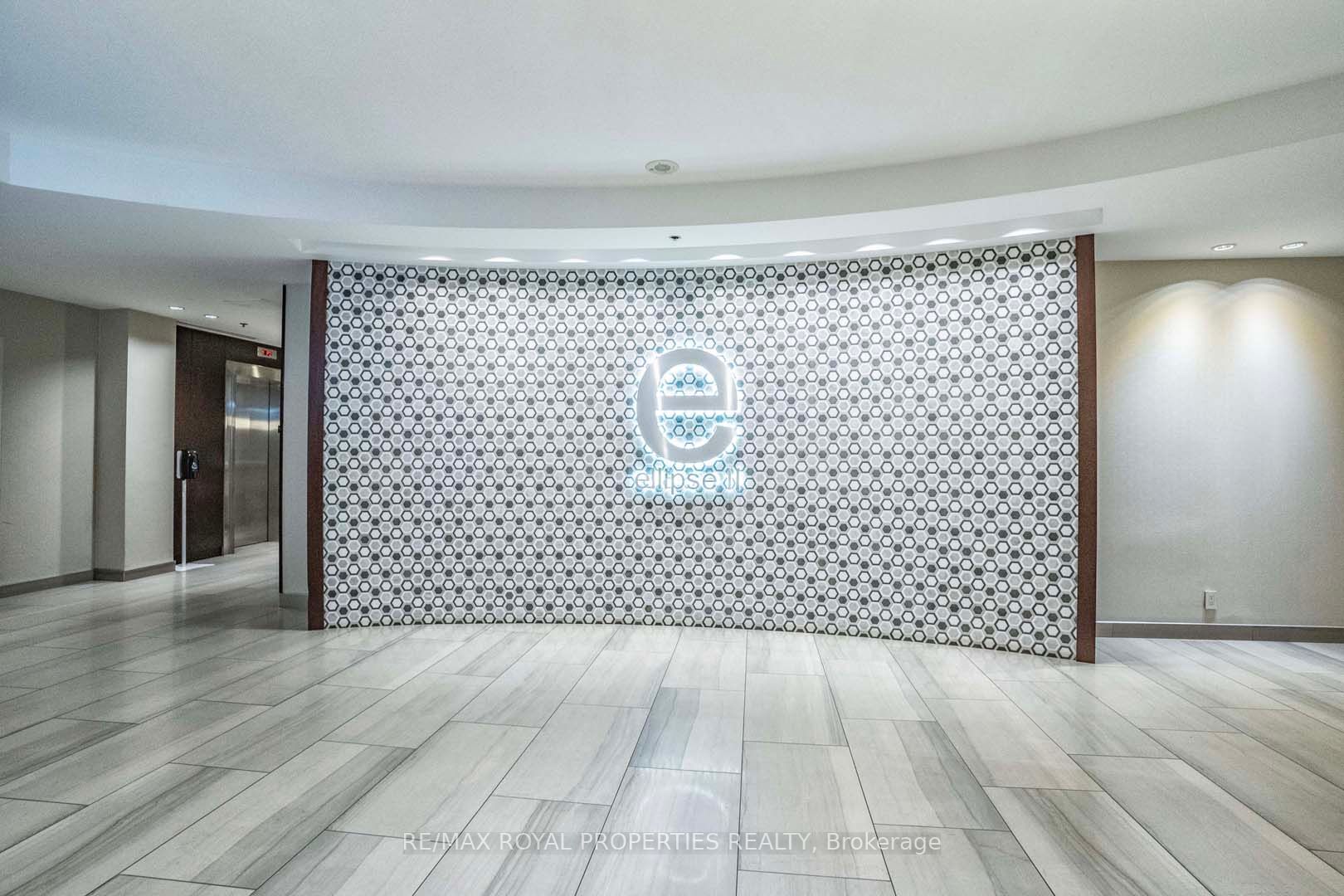 38 Lee Centre Dr, #Ph303