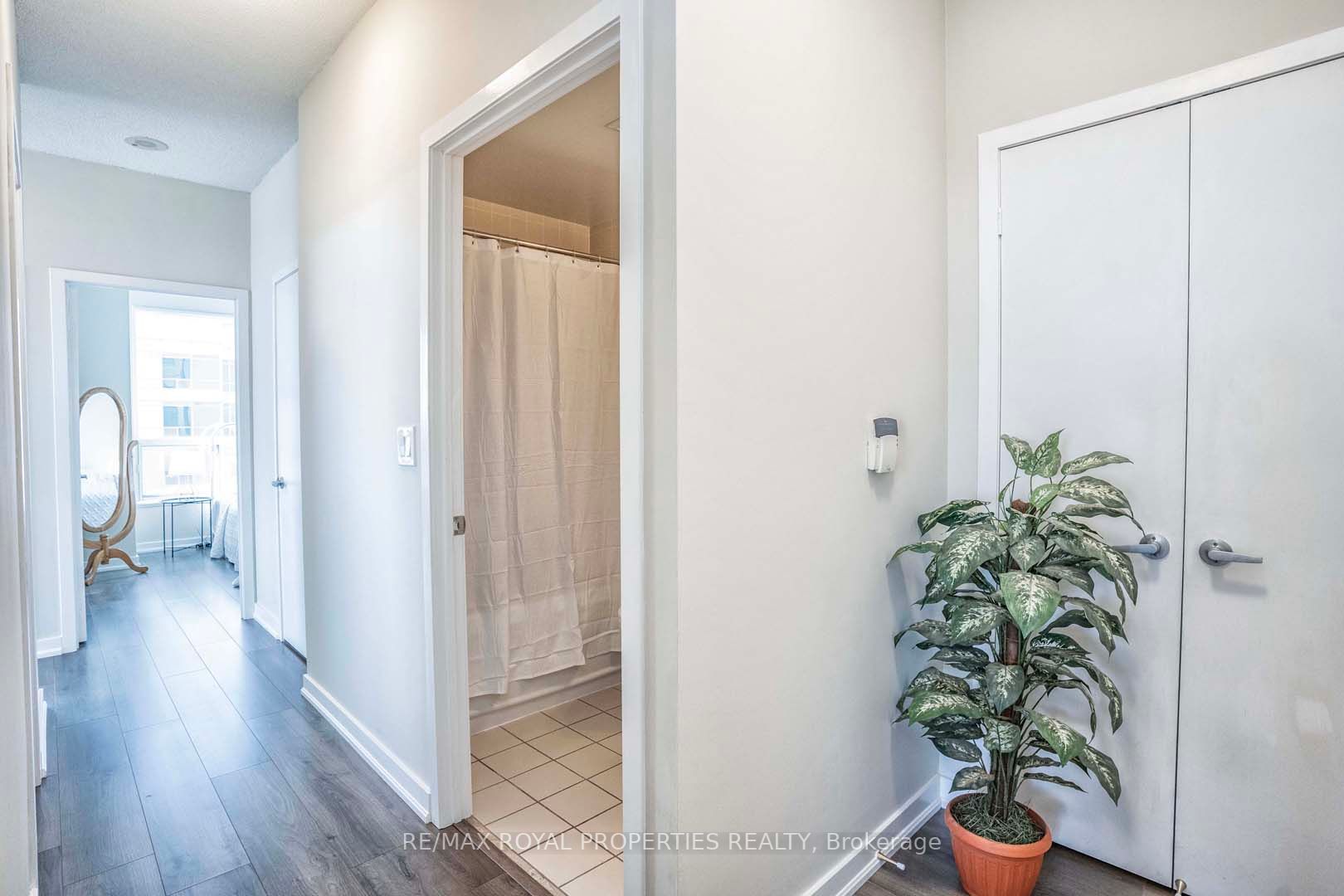 38 Lee Centre Dr, #Ph303