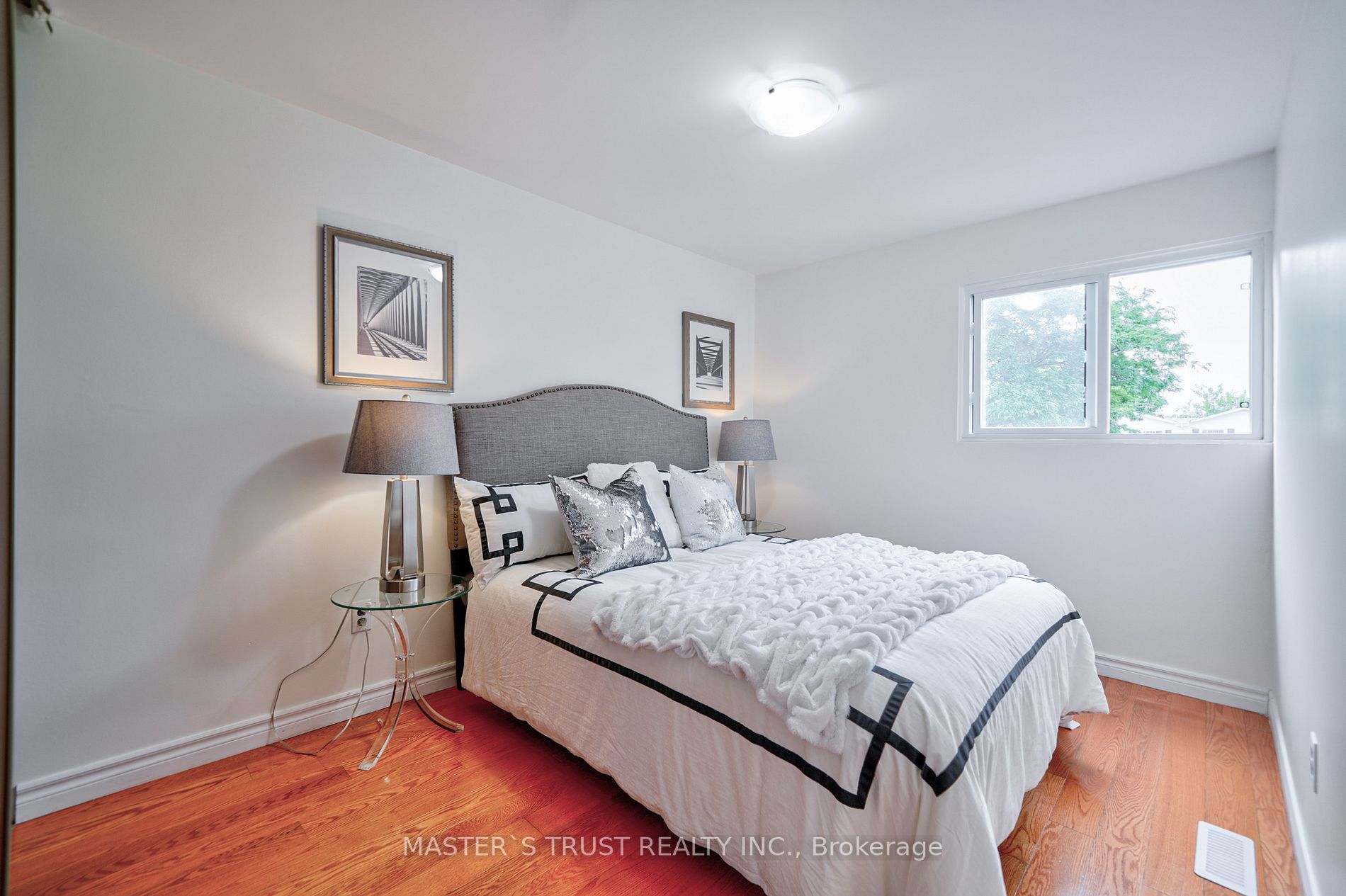 81 Rakewood Cres