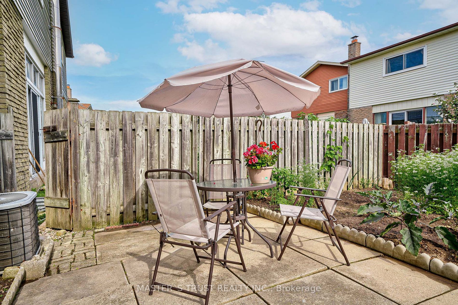 81 Rakewood Cres
