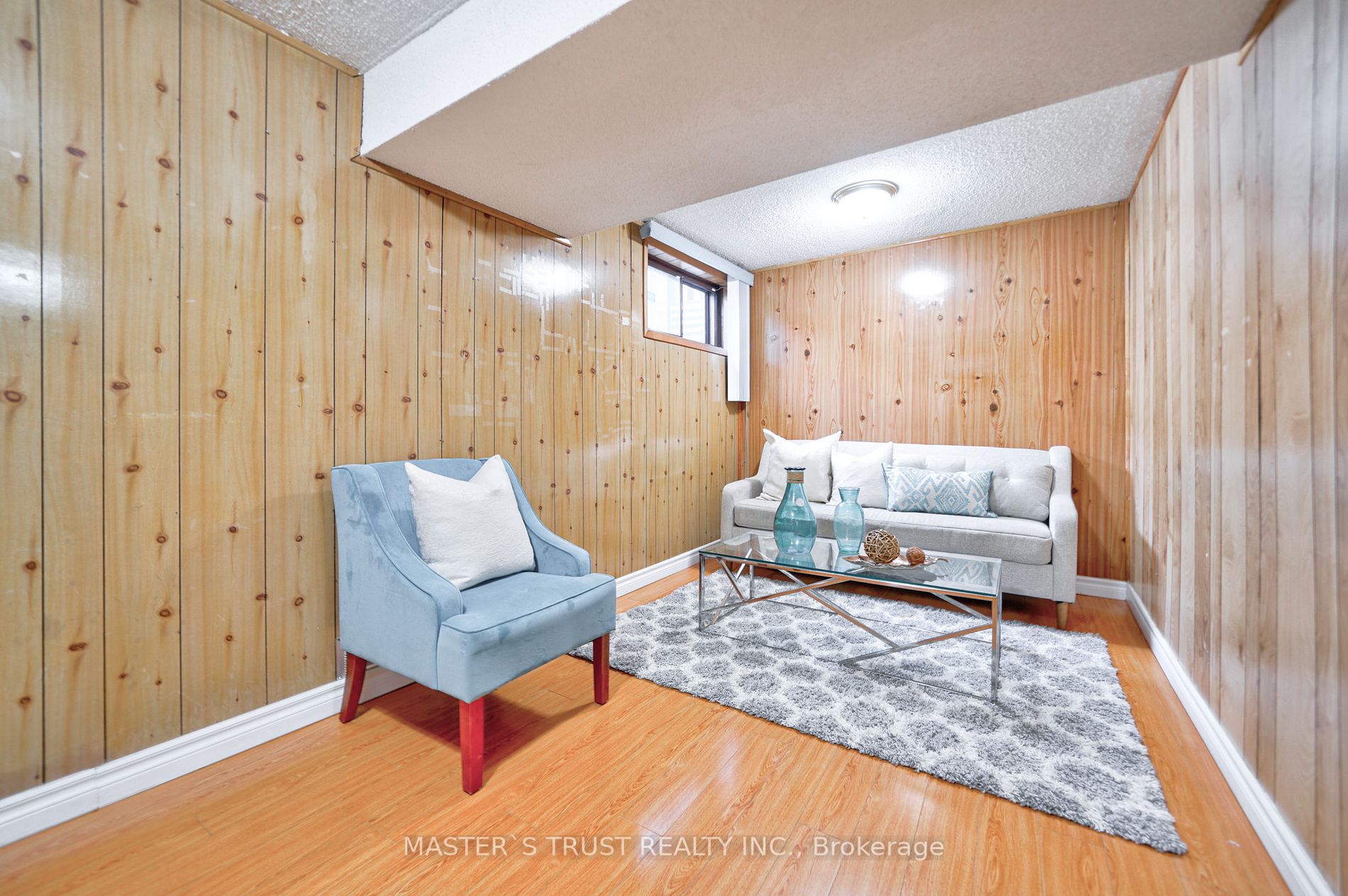 81 Rakewood Cres