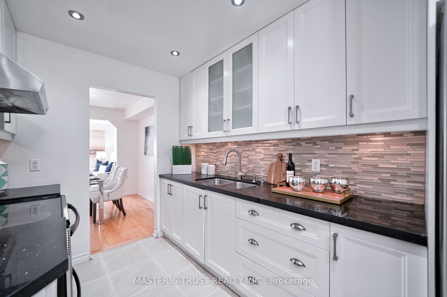 81 Rakewood Cres