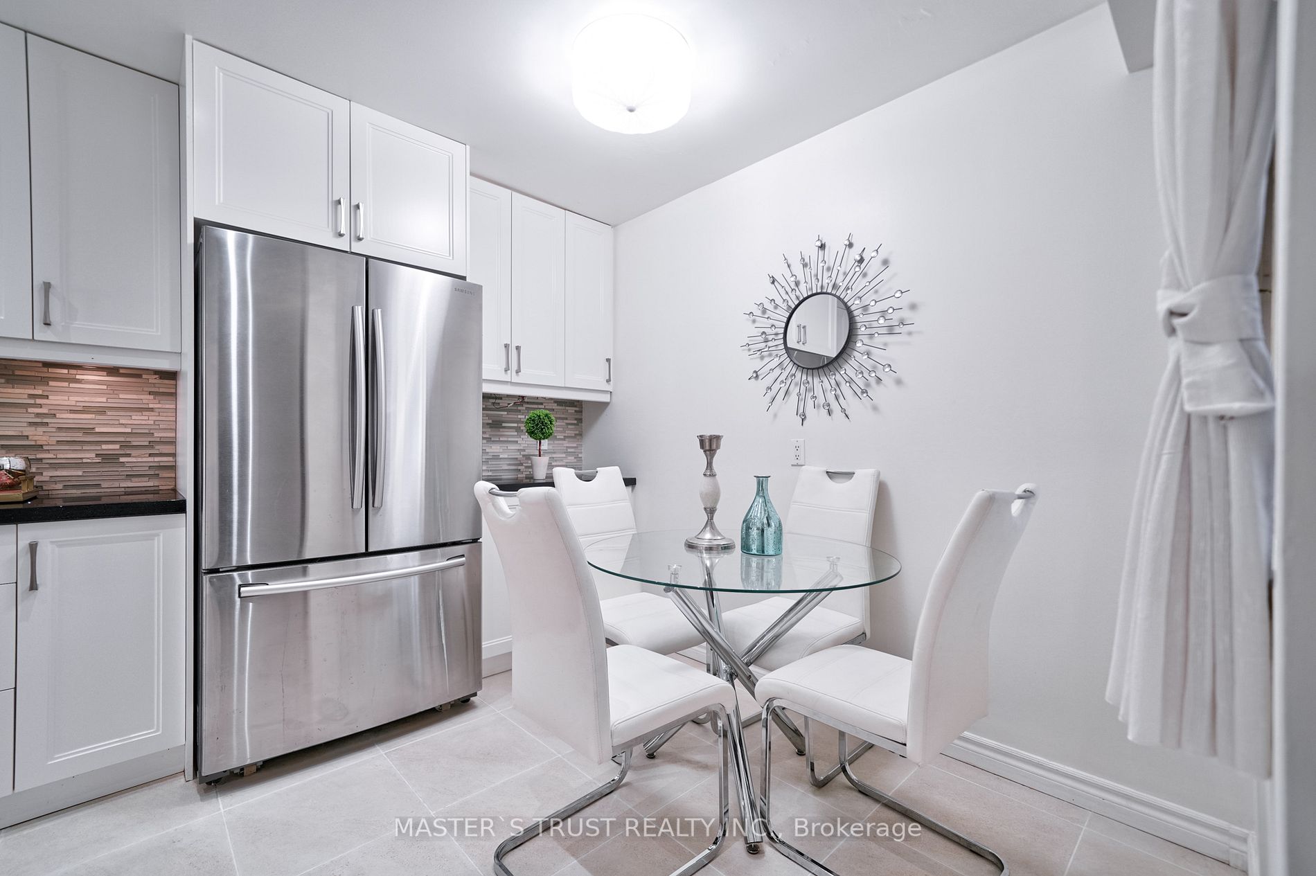 81 Rakewood Cres