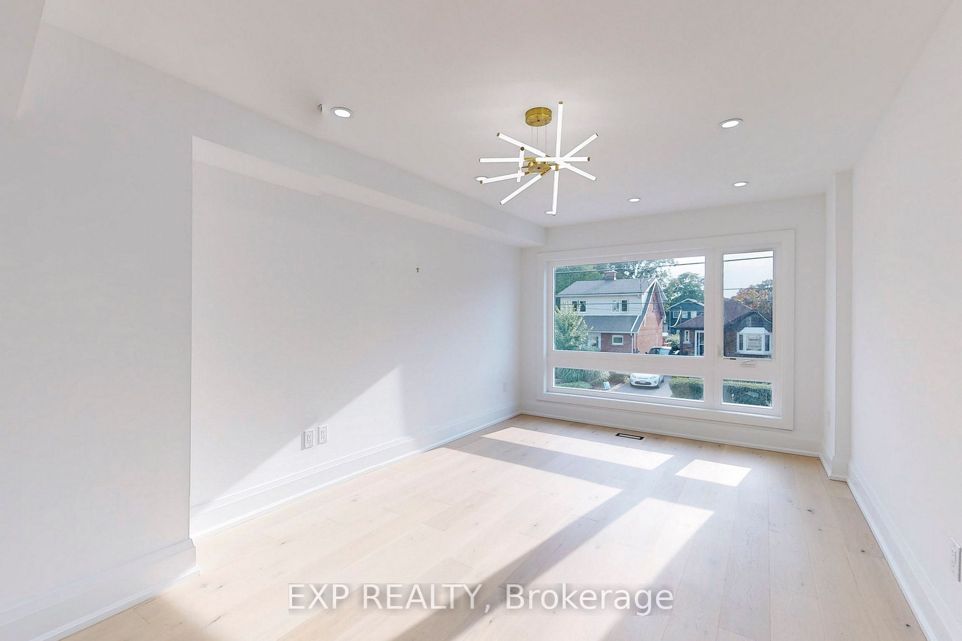 83 Kalmar Ave