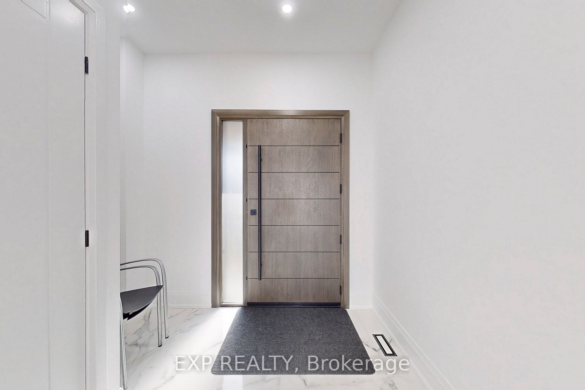 83 Kalmar Ave
