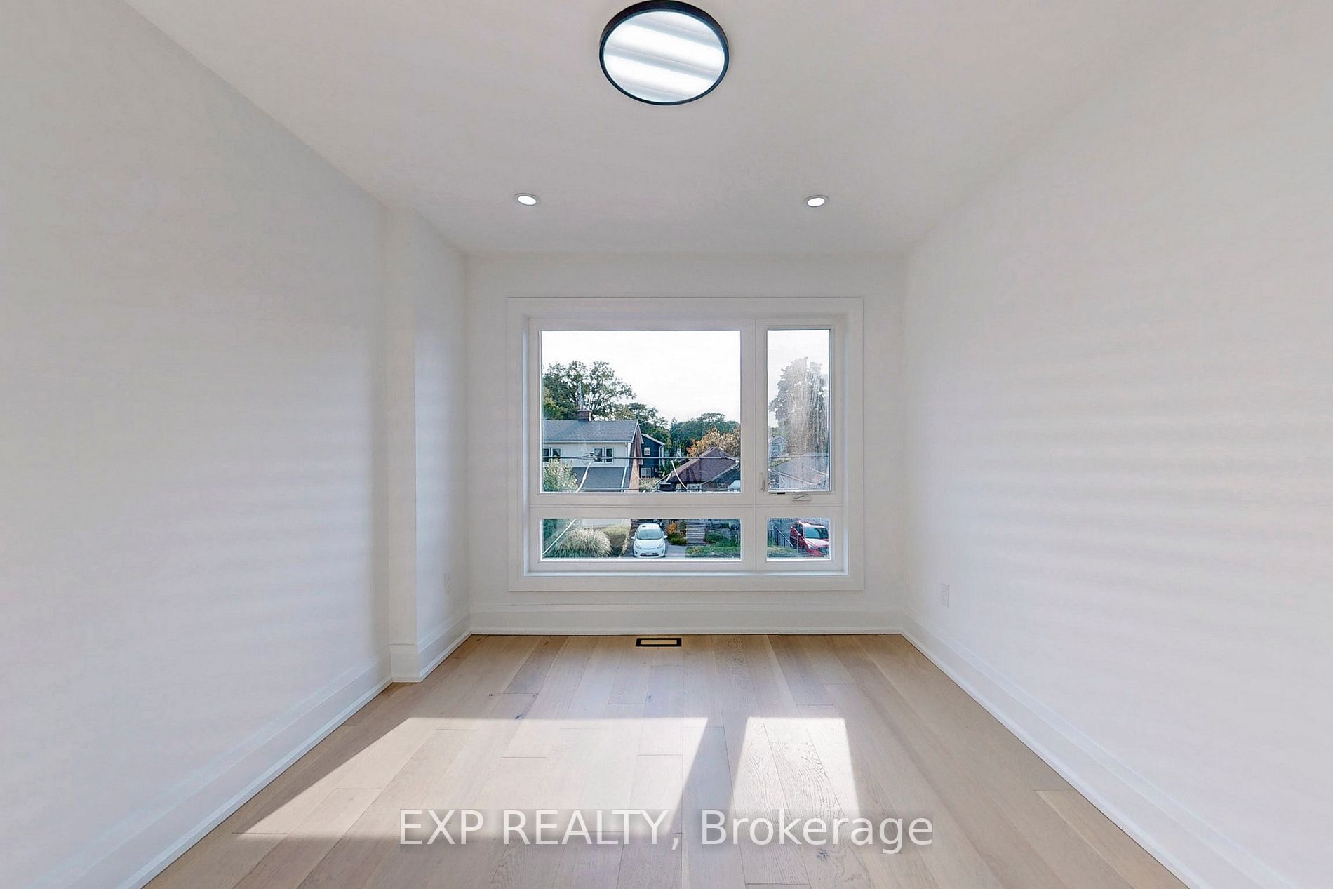 83 Kalmar Ave