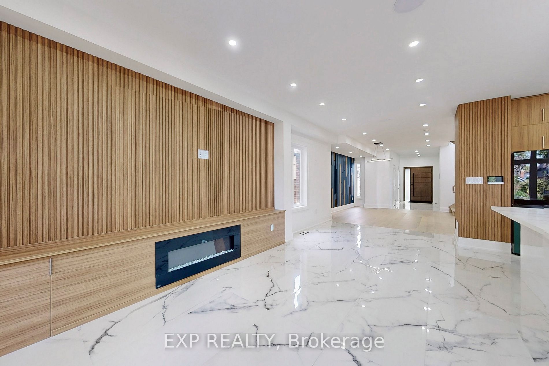 83 Kalmar Ave