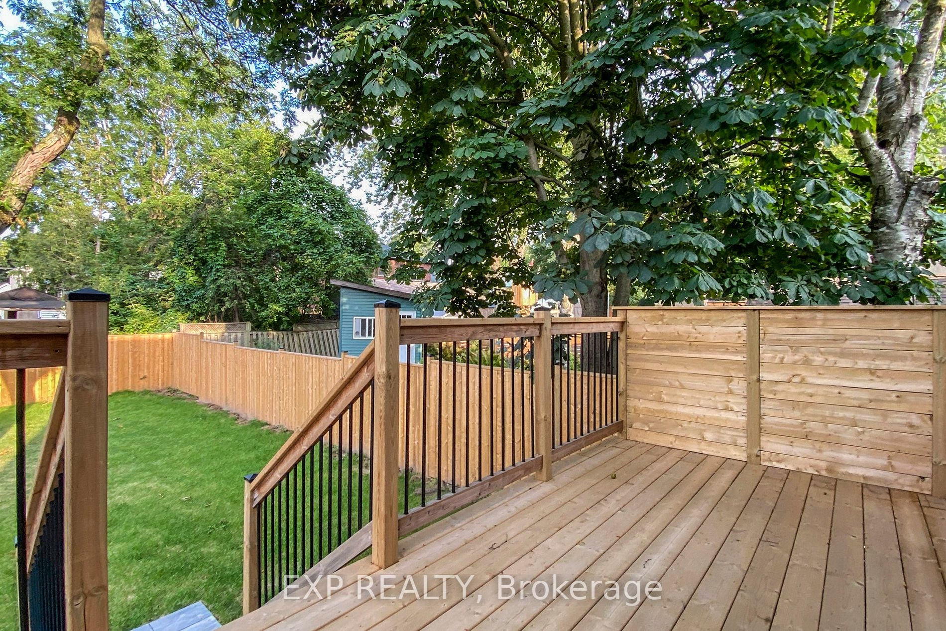 83 Kalmar Ave