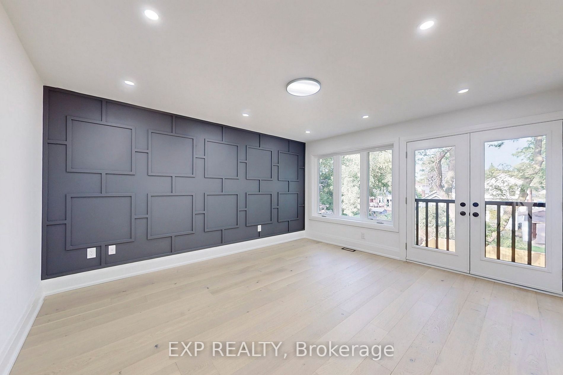 83 Kalmar Ave