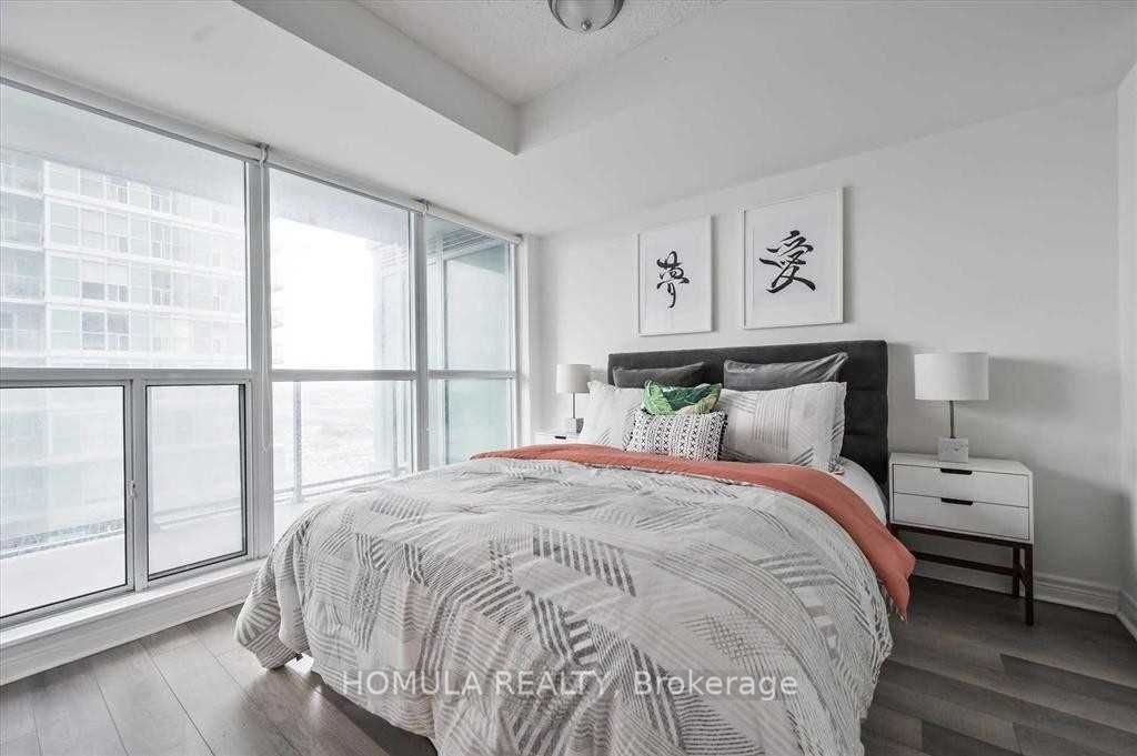 50 Town Centre Crt, #1706