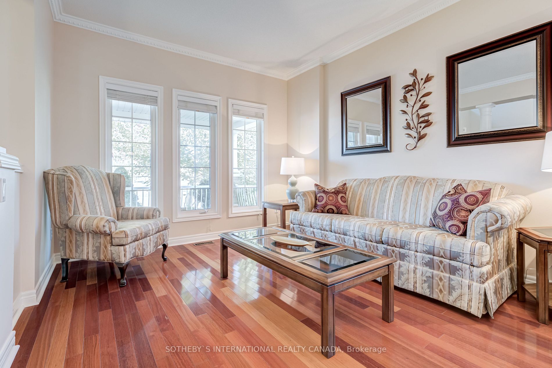 181 Carnwith Dr W