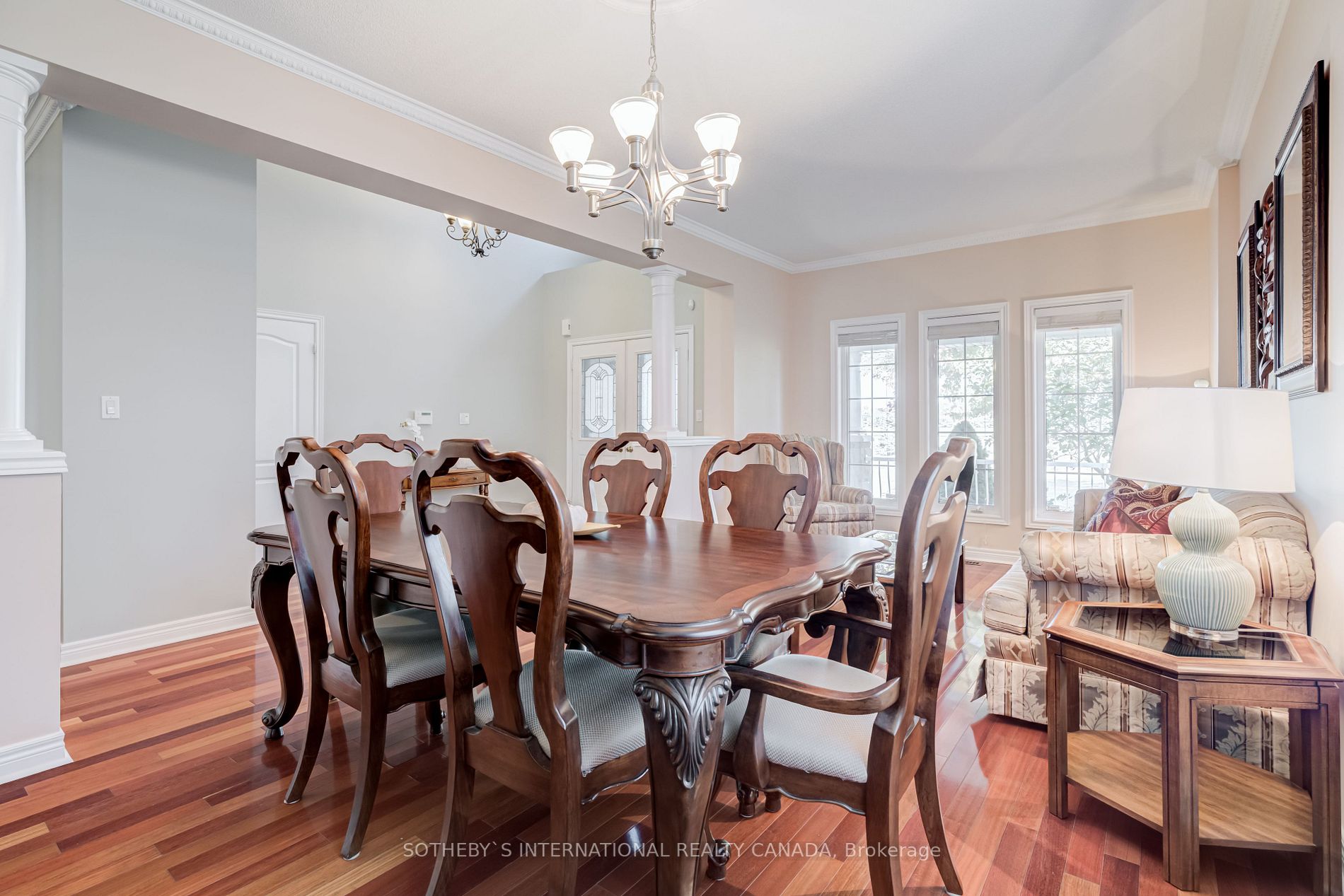 181 Carnwith Dr W