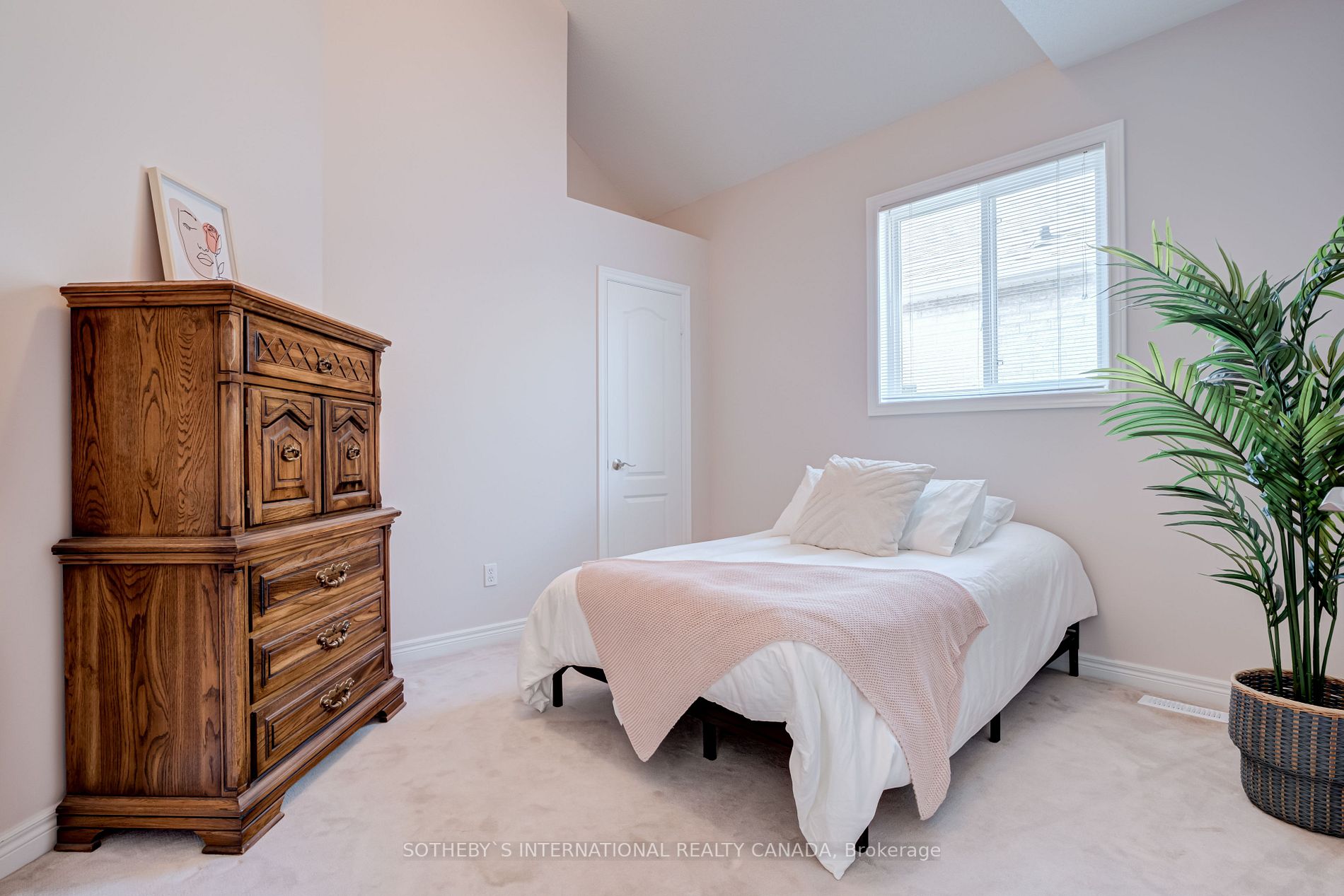 181 Carnwith Dr W
