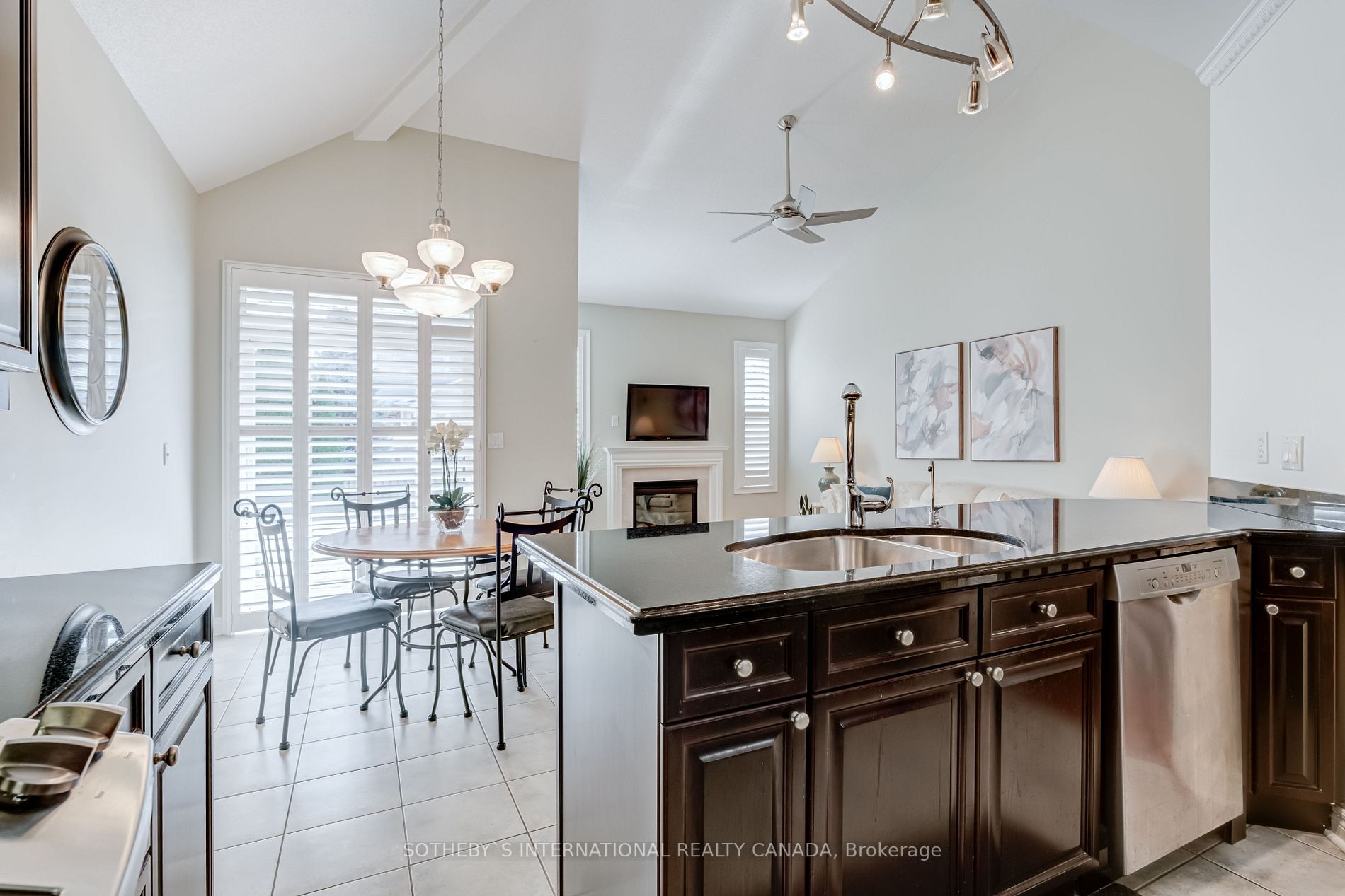 181 Carnwith Dr W