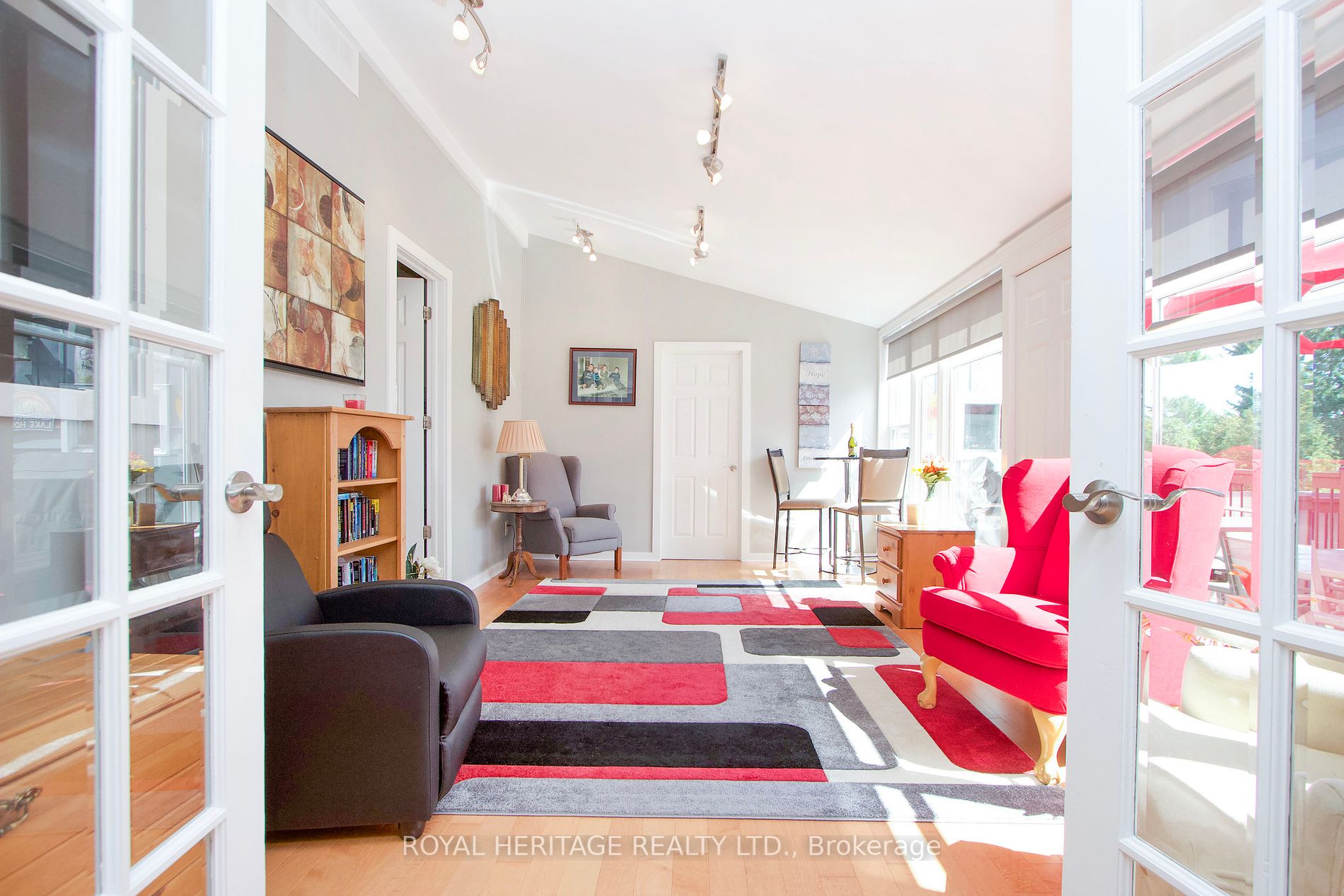 84 Fairway Dr