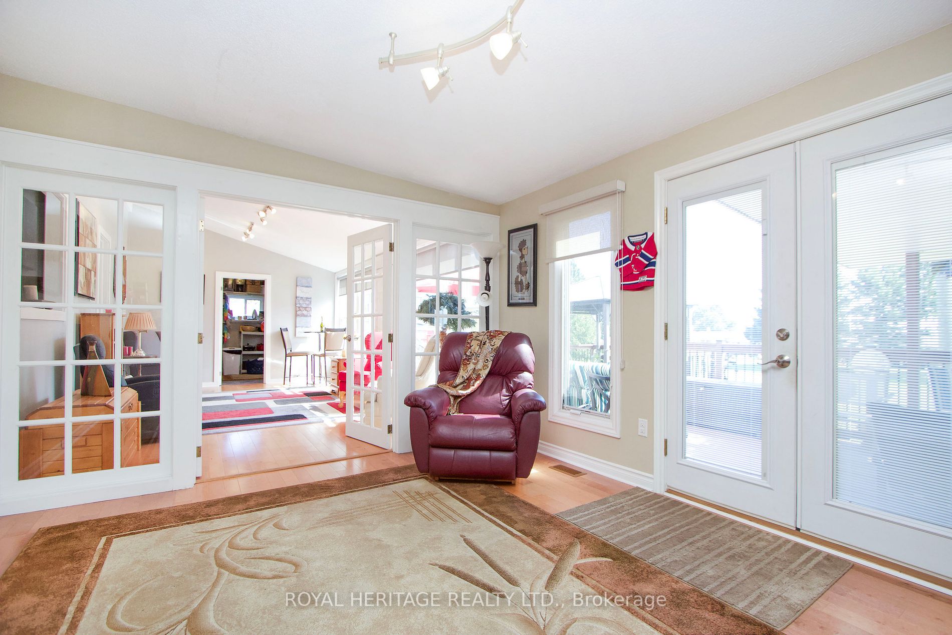 84 Fairway Dr