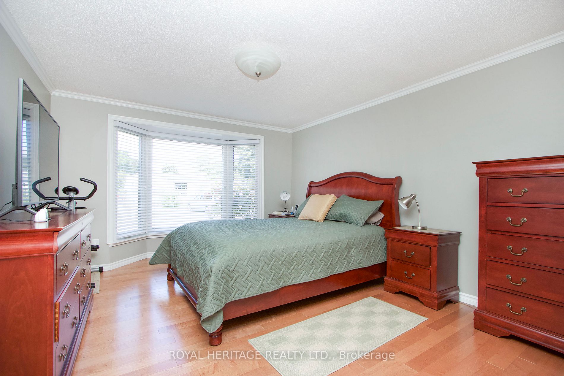 84 Fairway Dr