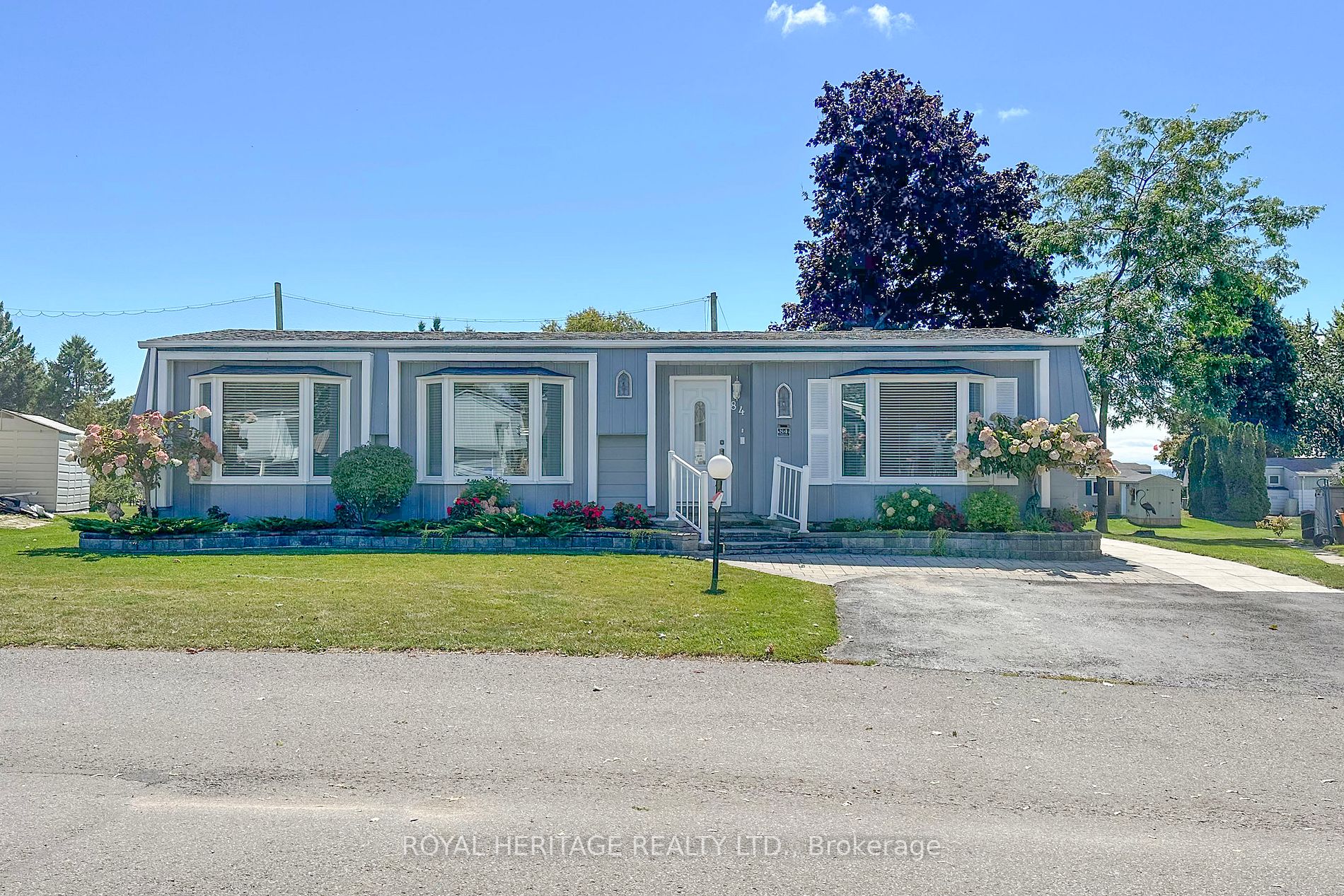 84 Fairway Dr