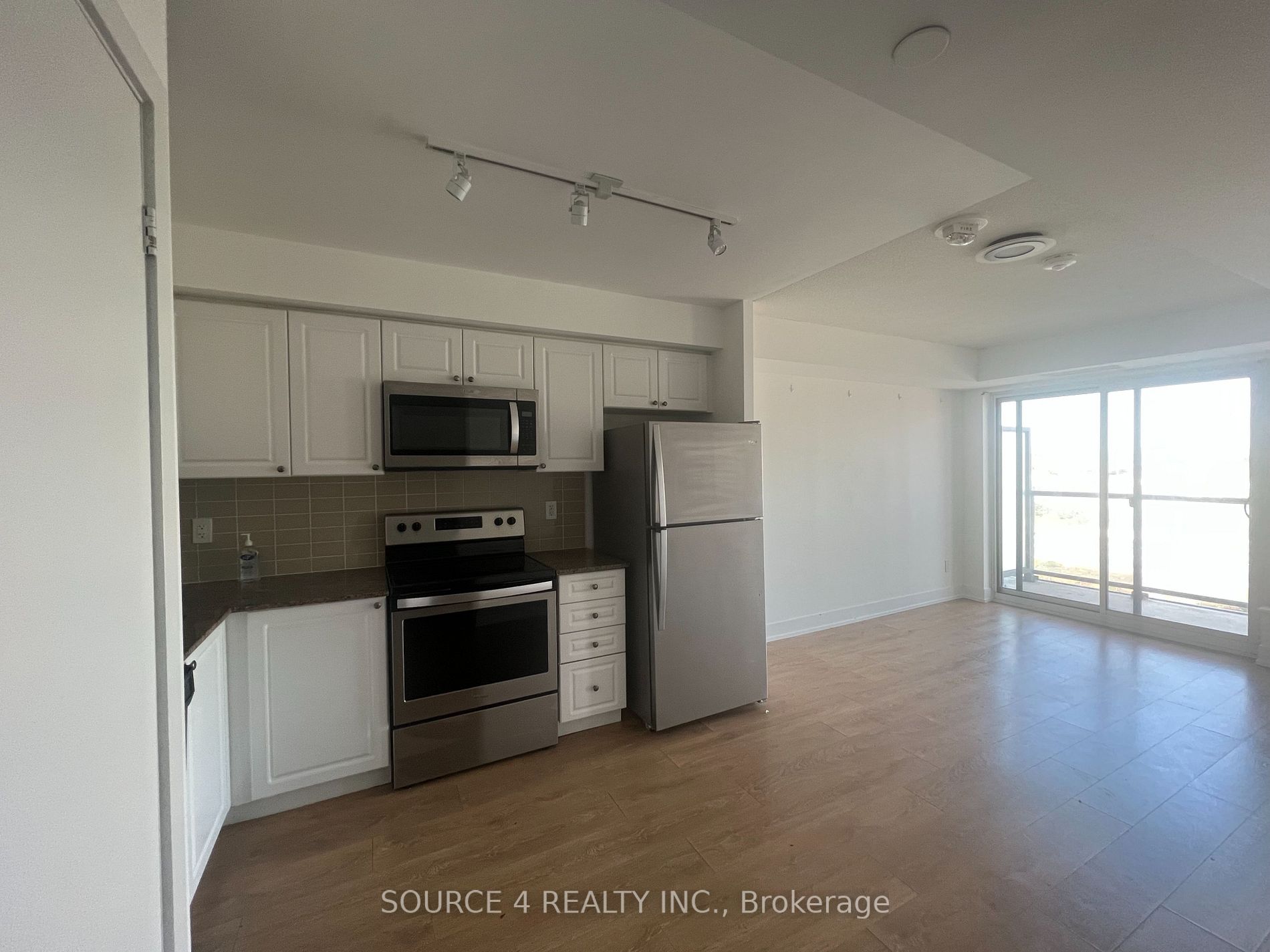1255 Bayly St, #901