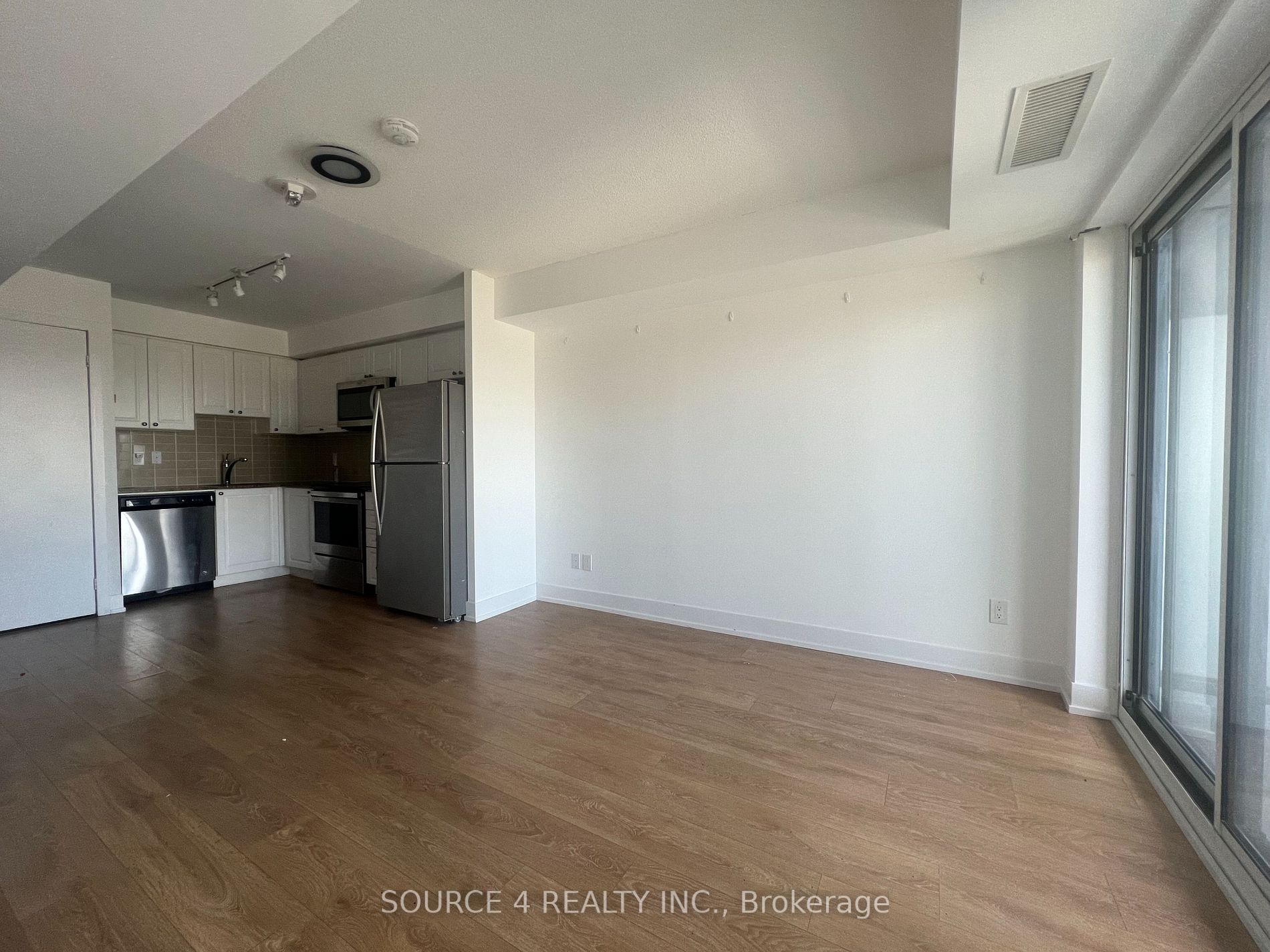 1255 Bayly St, #901
