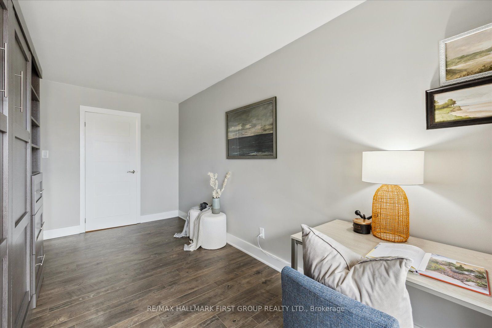 337 Simcoe St N, #306