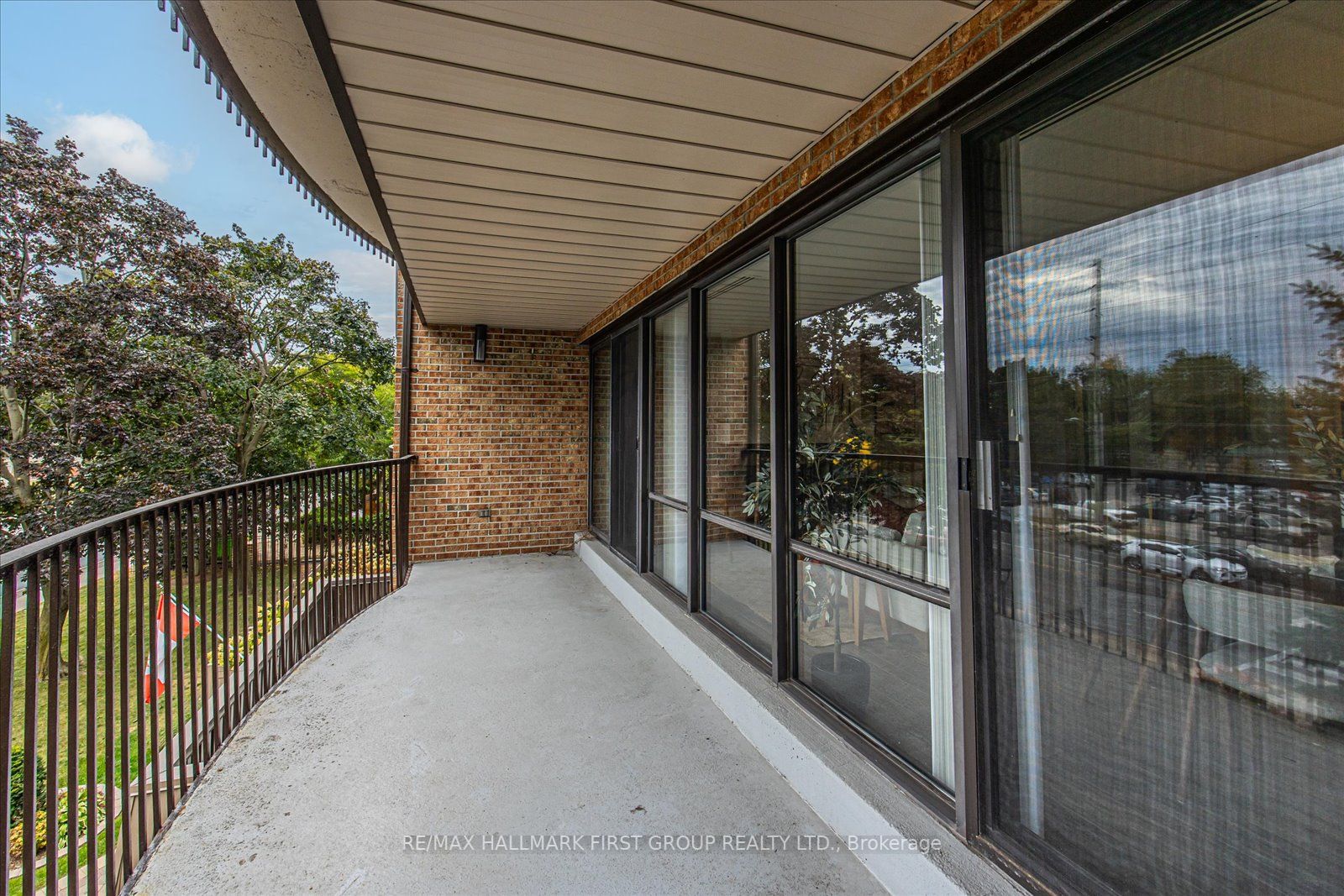 337 Simcoe St N, #306