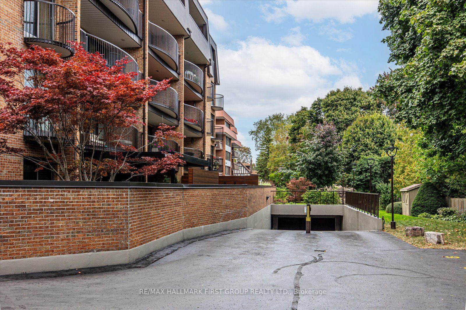 337 Simcoe St N, #306