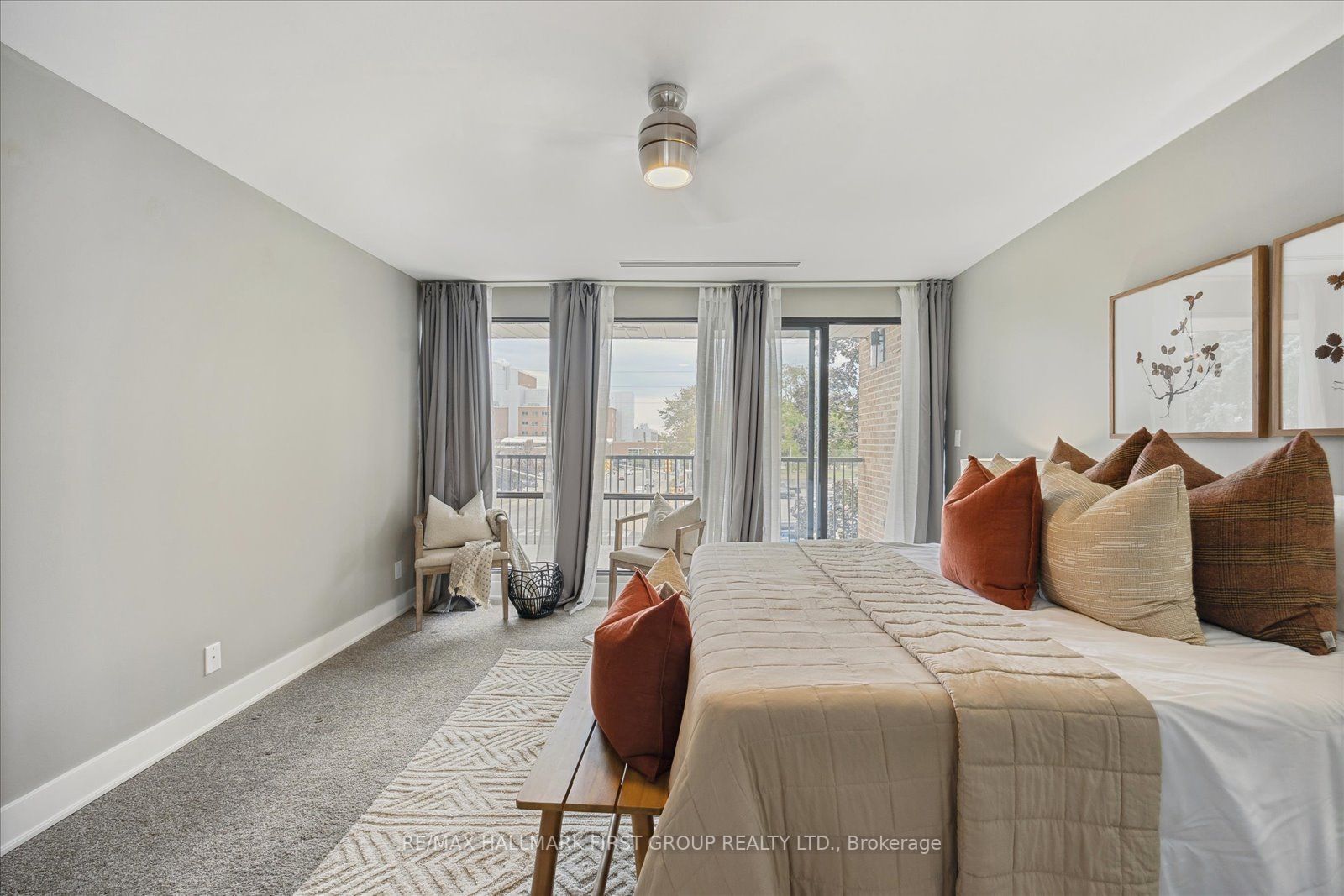 337 Simcoe St N, #306
