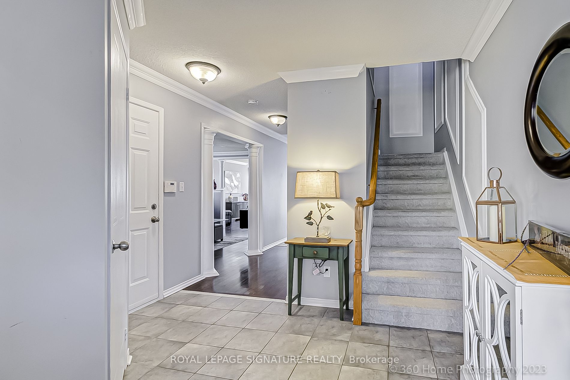 1131 Ashgrove Cres